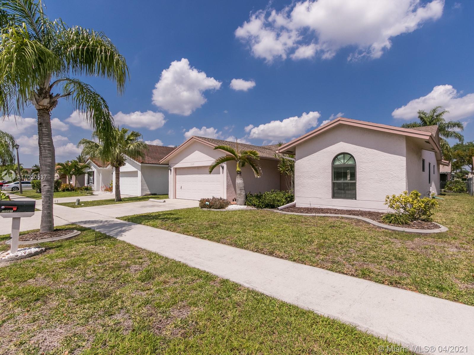 Davie, FL 33324,10081 SW 17th Ct