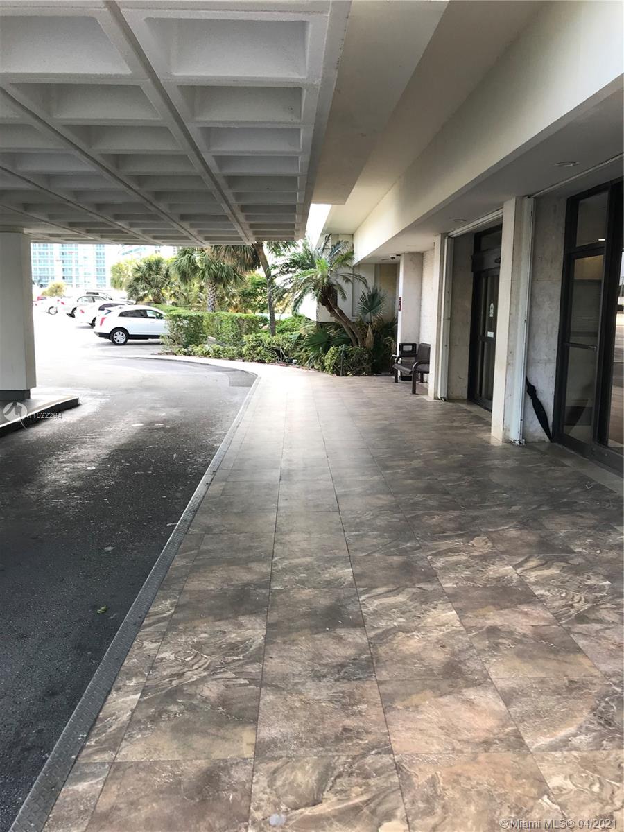 Sunny Isles Beach, FL 33160,300 BAYVIEW #1703