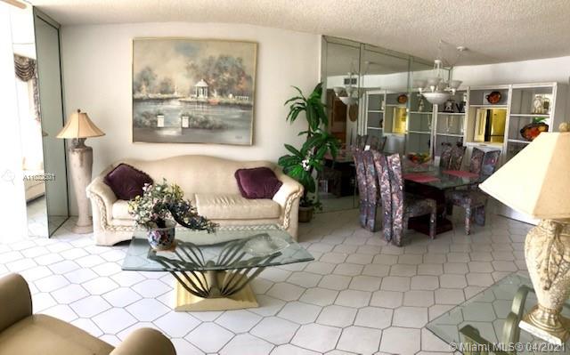 Sunrise, FL 33322,8861 Sunrise Lakes Blvd #103