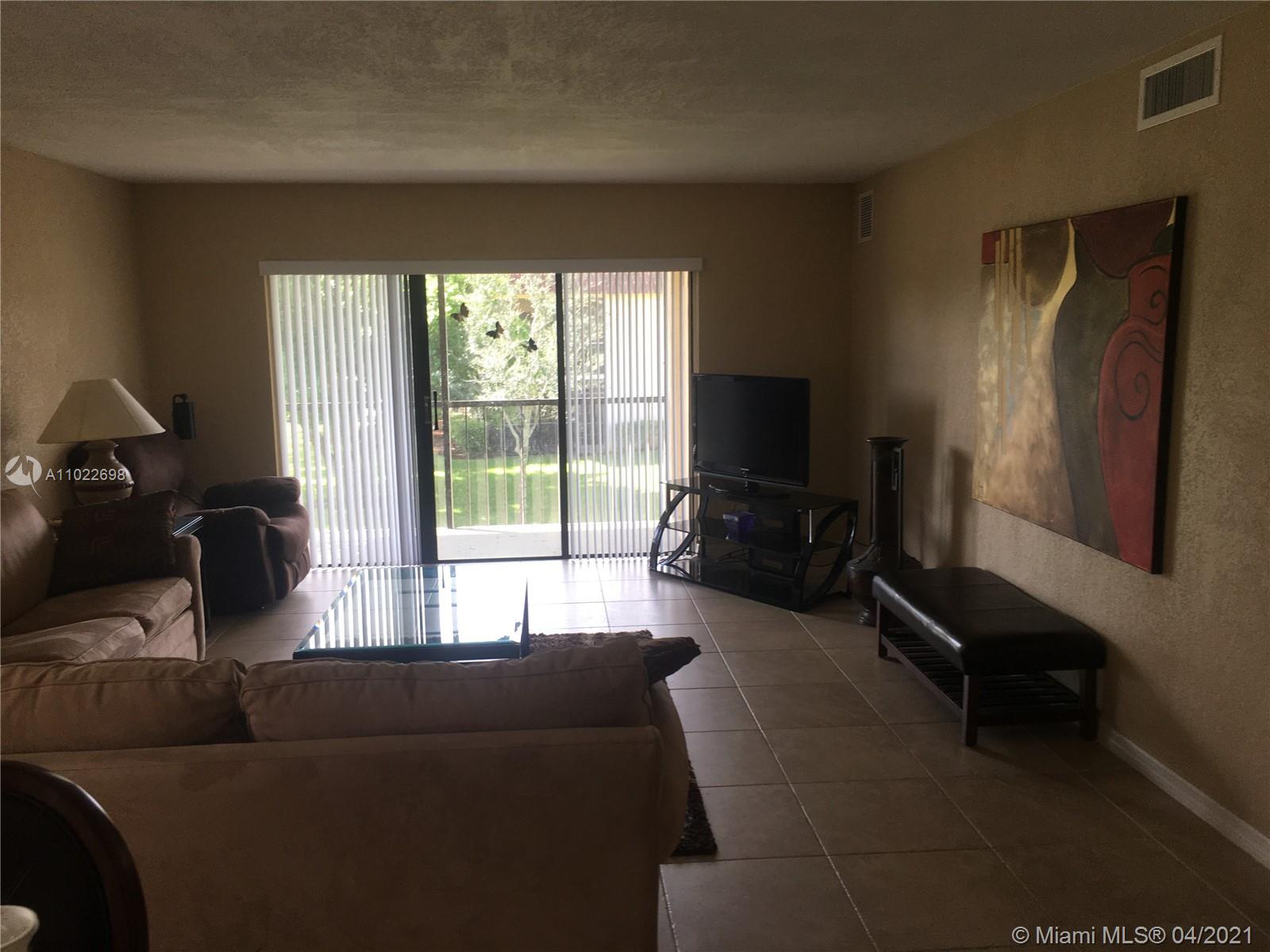 Weston, FL 33326,359 Lakeview Dr #201