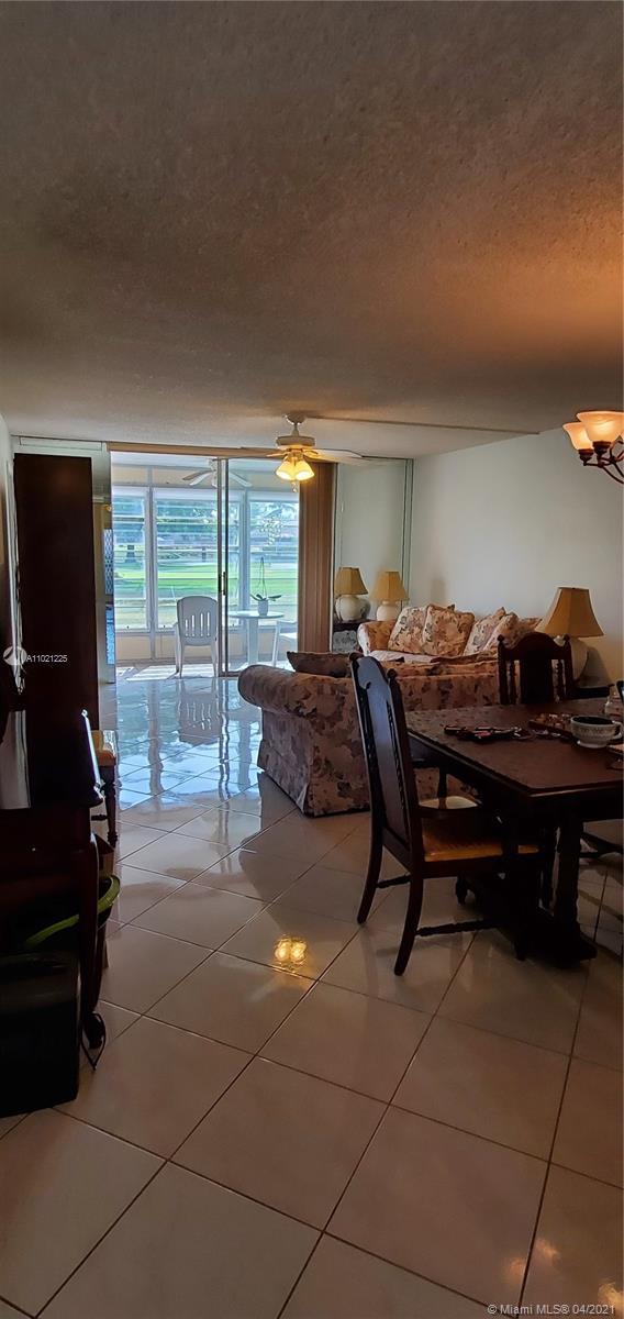 Sunrise, FL 33322,9521 Sunrise Lakes Blvd #106