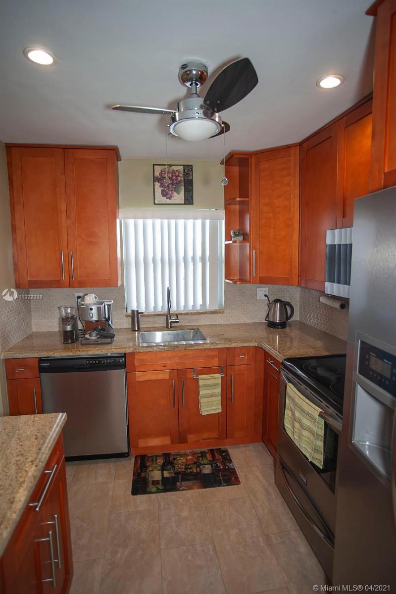 Sunrise, FL 33322,9421 Sunrise Lakes Blvd #308