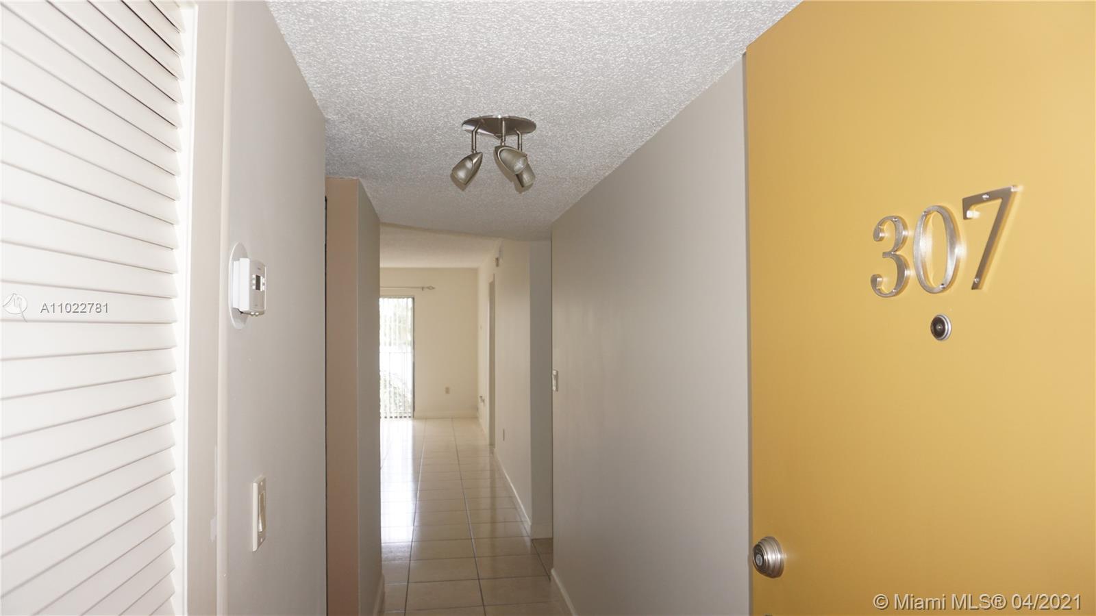 Hialeah Gardens, FL 33016,9917 W Okeechobee Rd #3-307