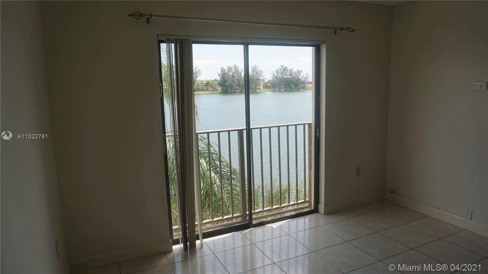 Hialeah Gardens, FL 33016,9917 W Okeechobee Rd #3-307