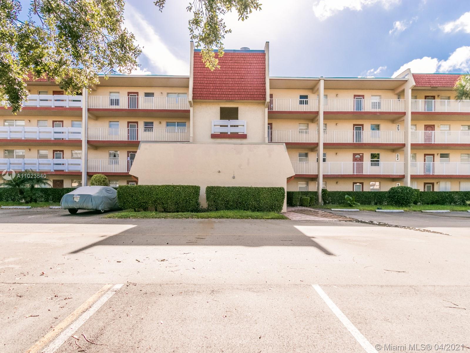 1040 Country Club Dr #406, Margate, FL 33063