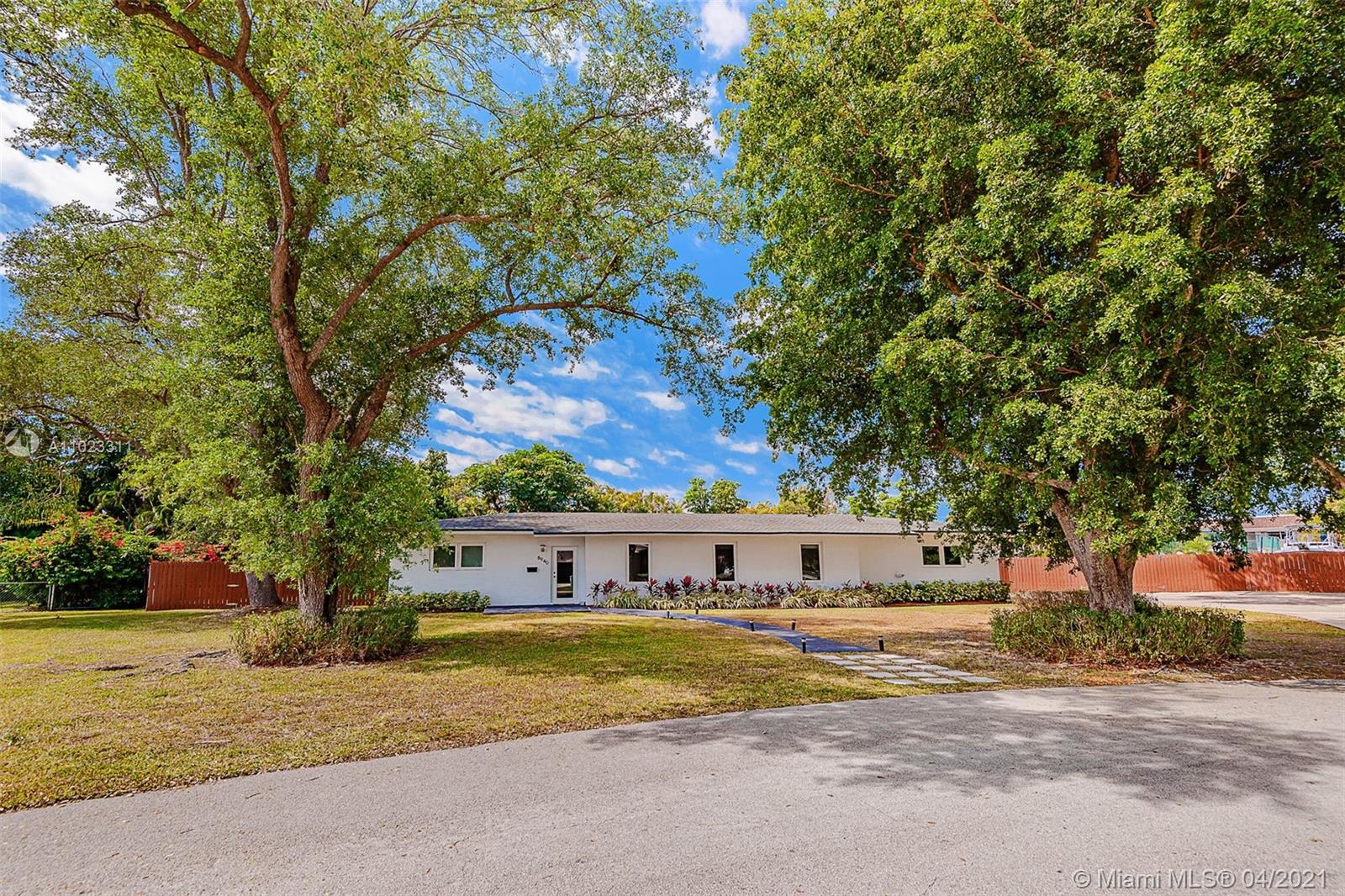 Palmetto Bay, FL 33157,8940 SW 155th St