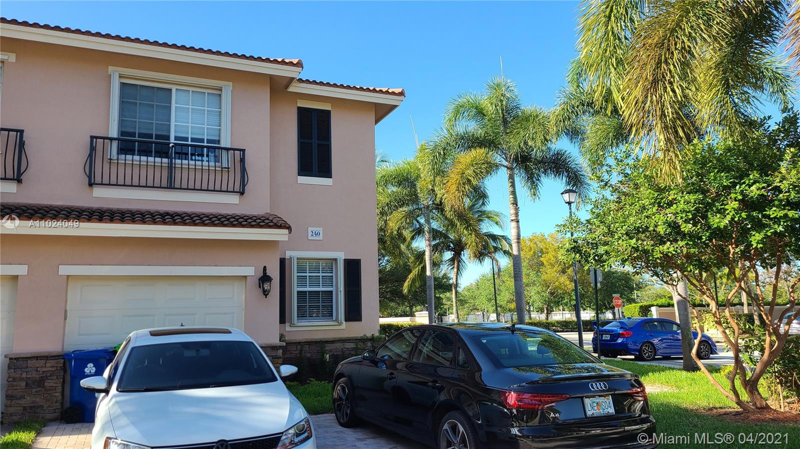 Sunrise, FL 33326,240 Las Brisas Cir