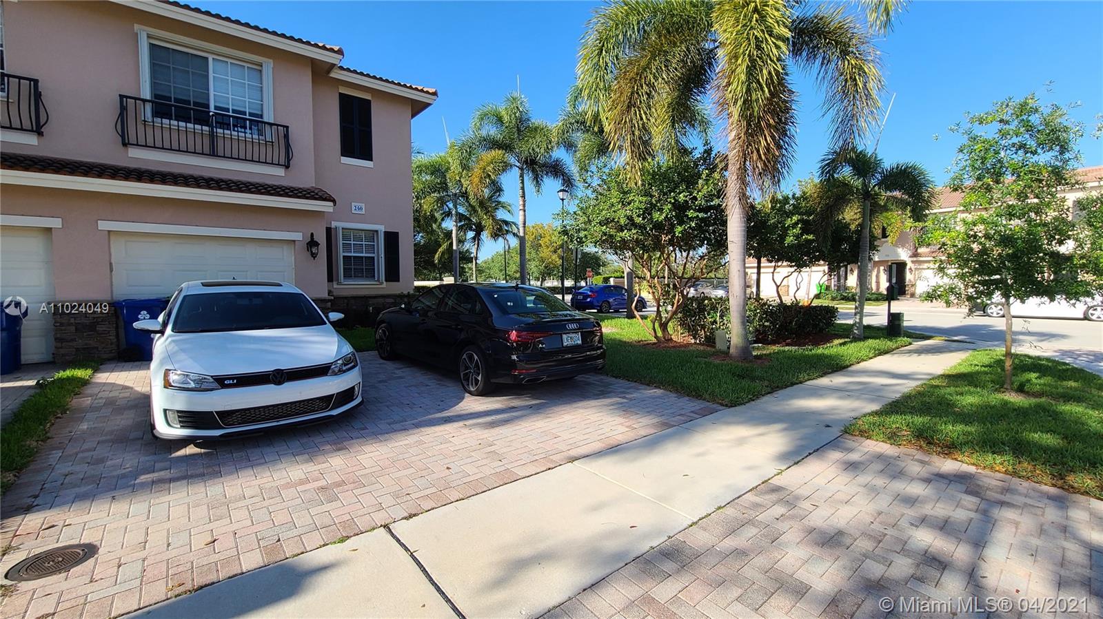 Sunrise, FL 33326,240 Las Brisas Cir