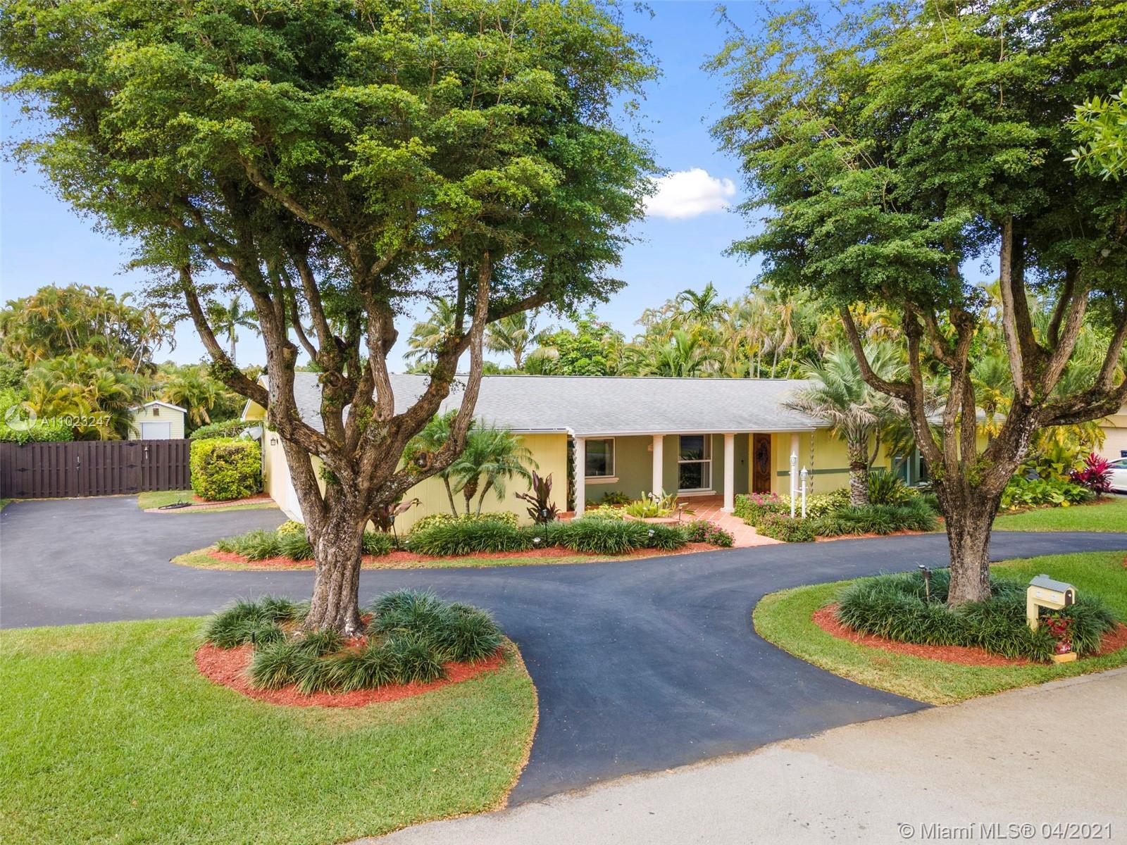 9801 SW 119th St,  Miami,  FL 33176