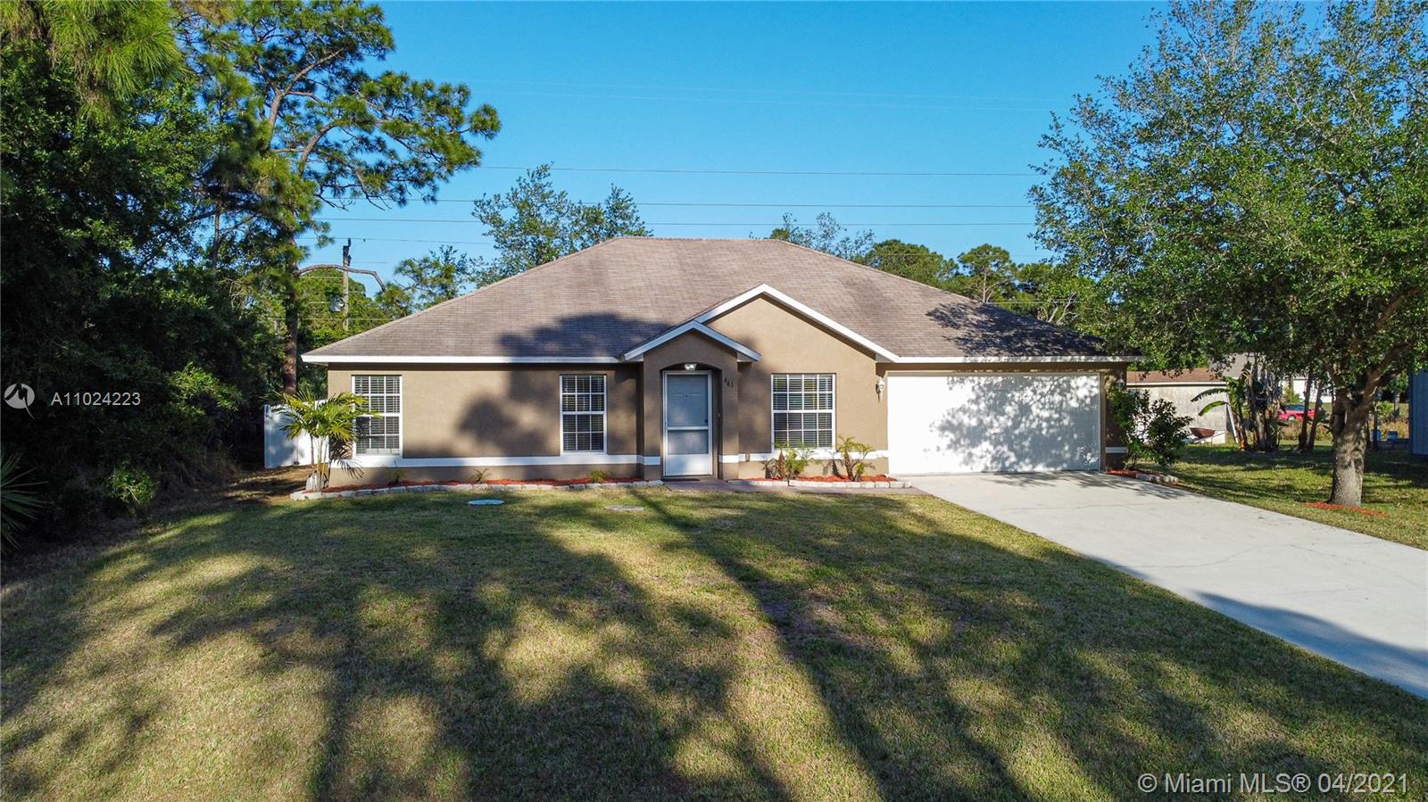 461 Higgs Ave NW,  Palm Bay,  FL 32907