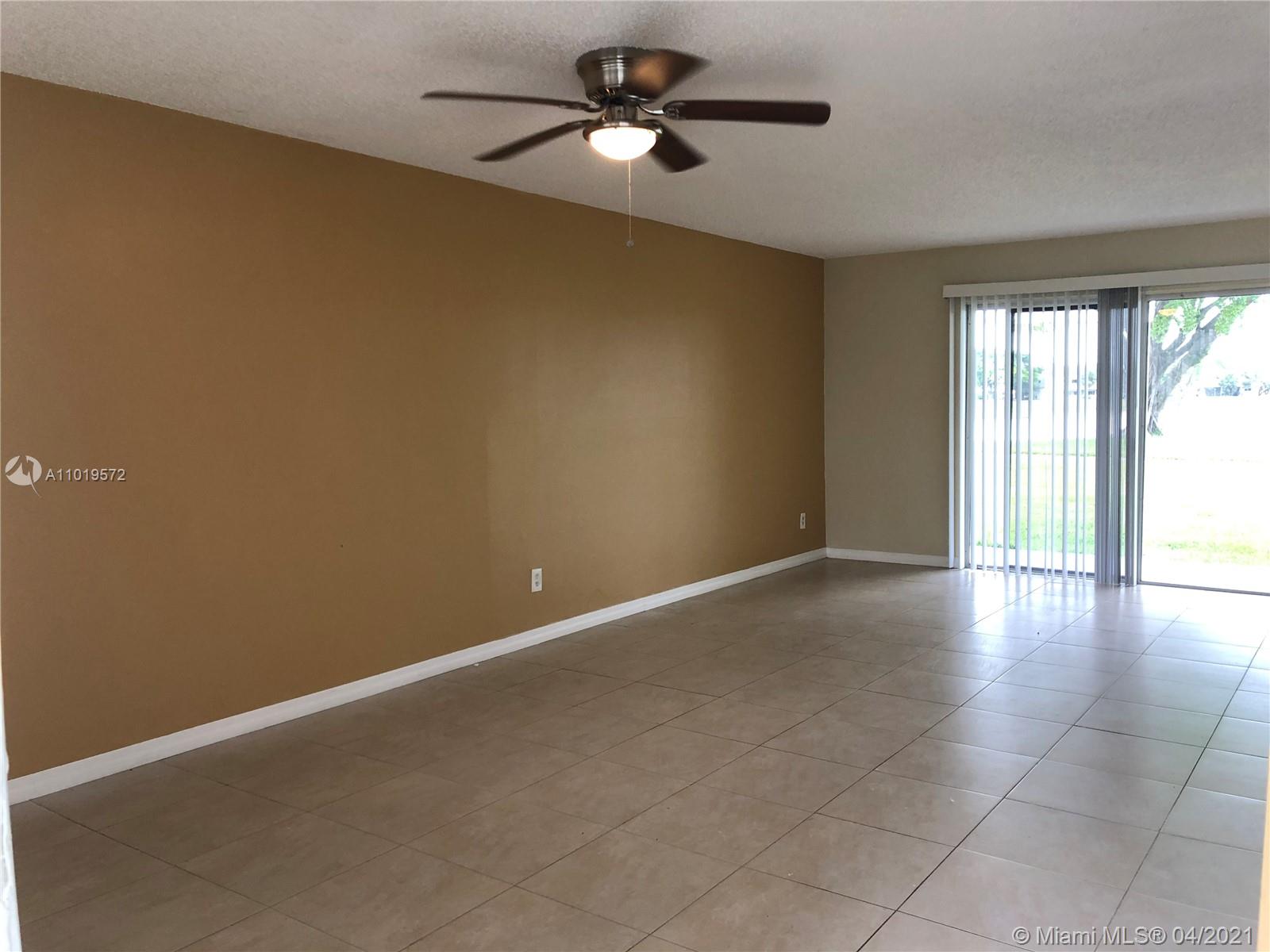 Oakland Park, FL 33309,3441 NW 44th St #106