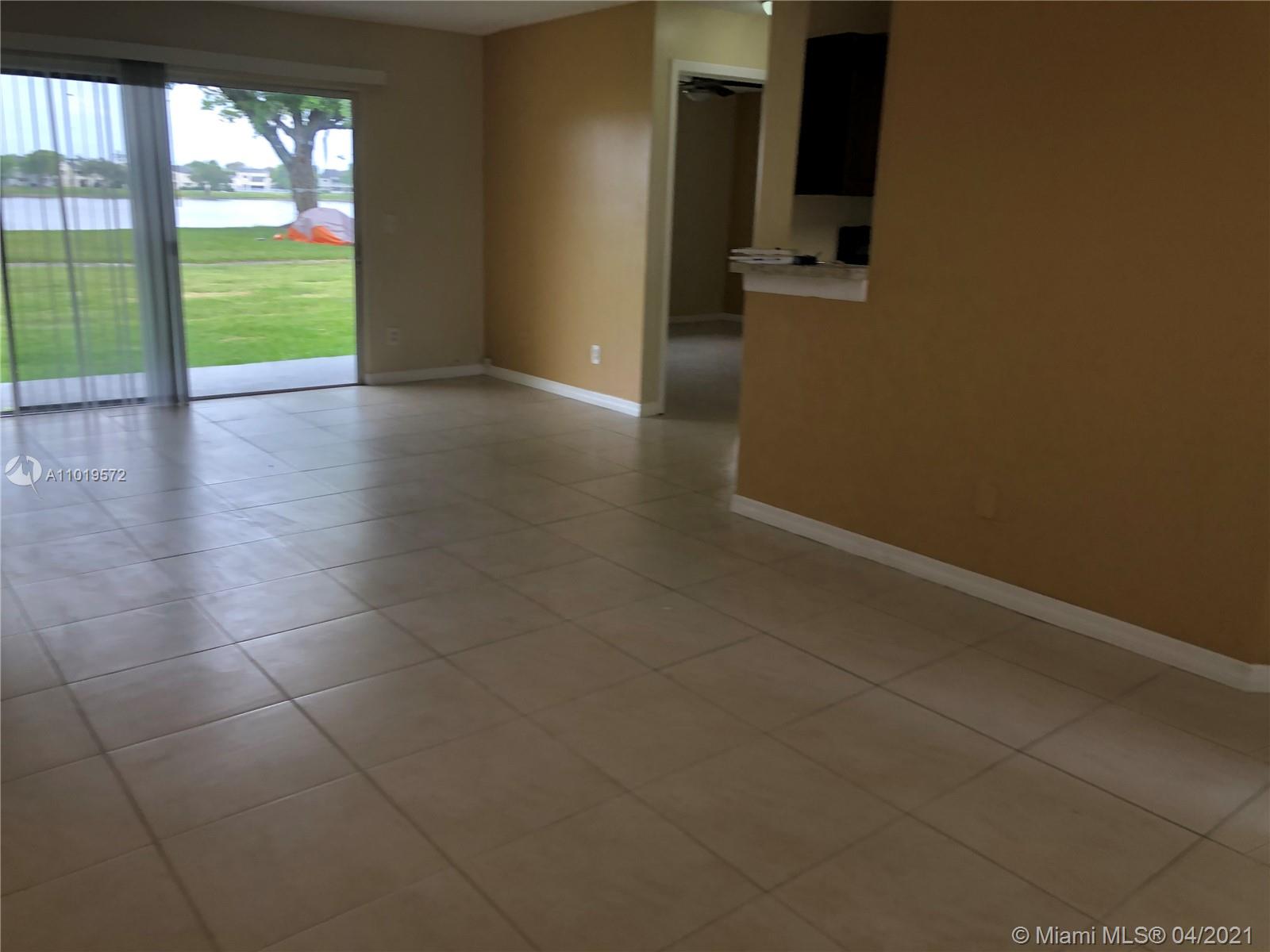 Oakland Park, FL 33309,3441 NW 44th St #106