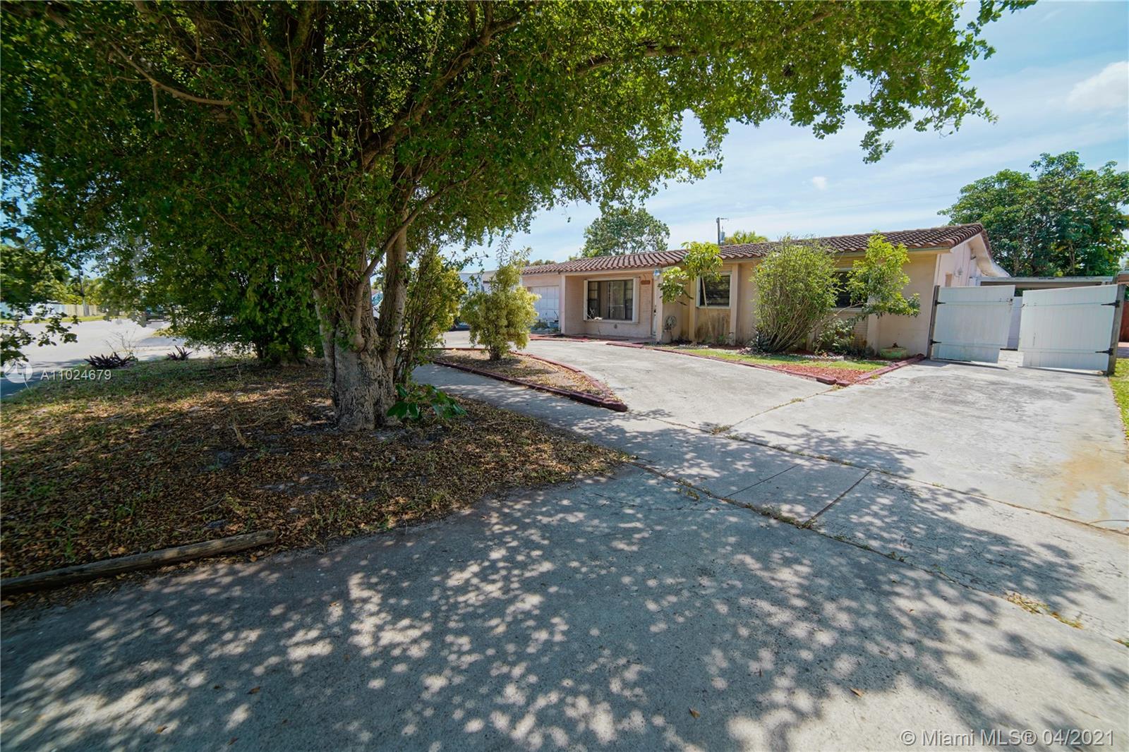 1470 W 76th St,  Hialeah,  FL 33014