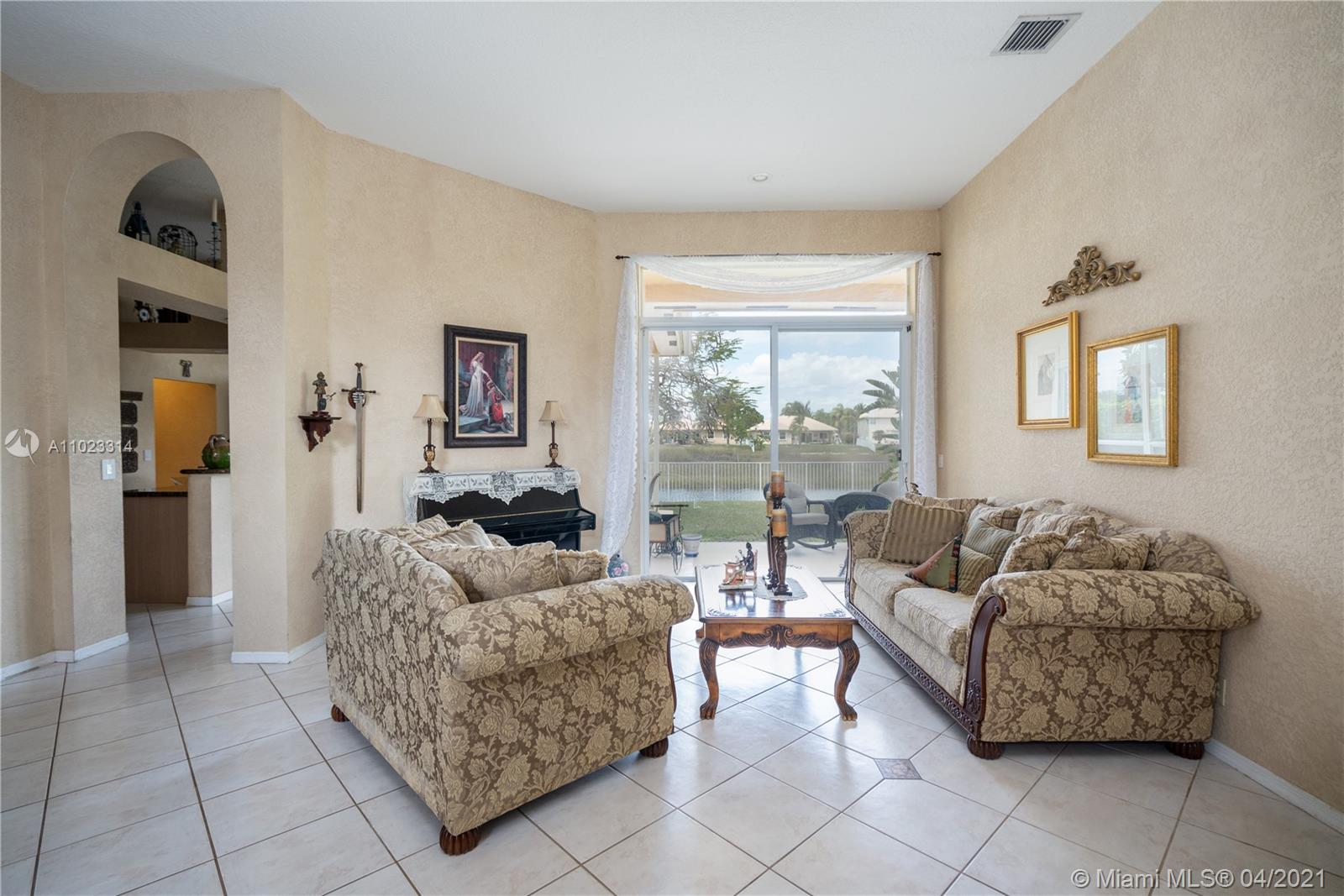 Pembroke Pines, FL 33331,16415 N Mariposa Cir N