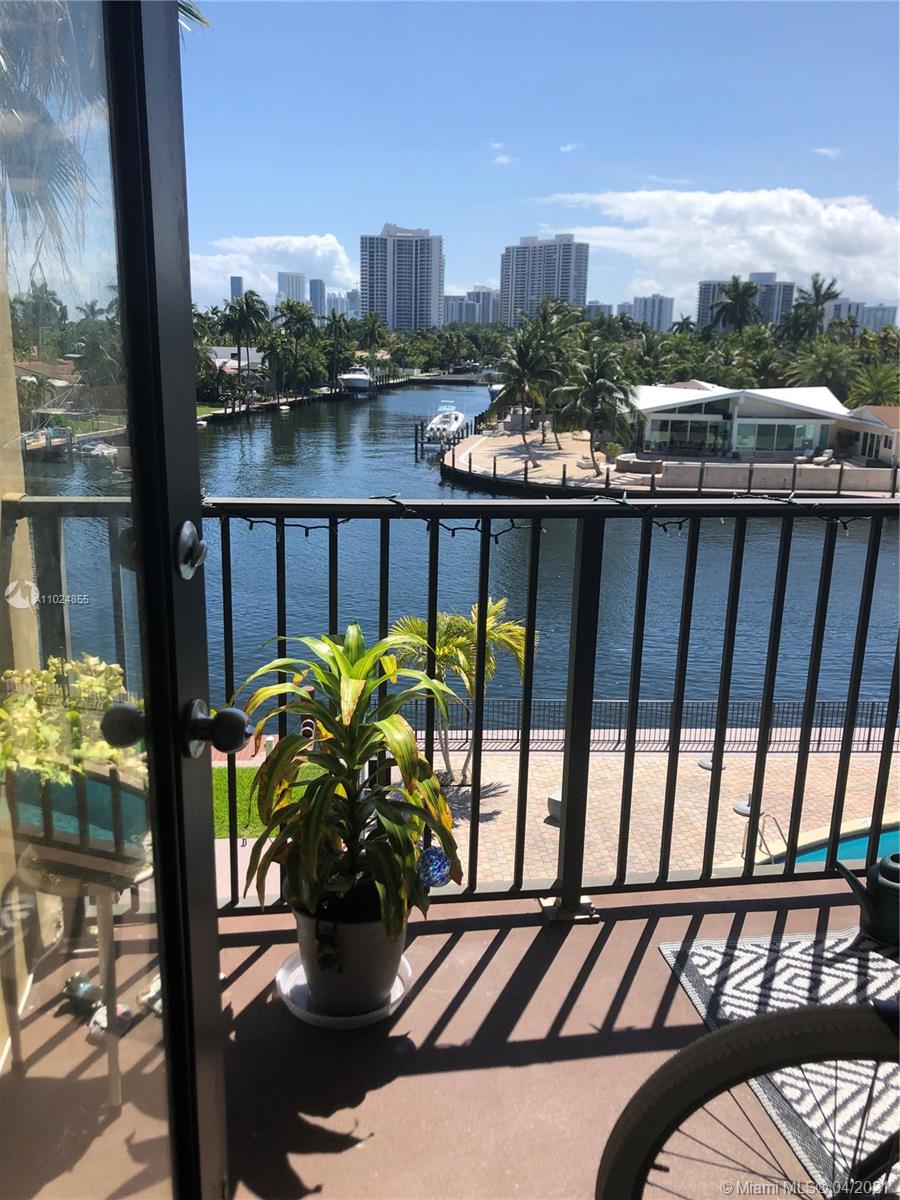 Hallandale Beach, FL 33009,301 Golden Isles Dr #406