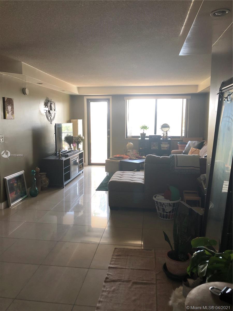 Hallandale Beach, FL 33009,301 Golden Isles Dr #406