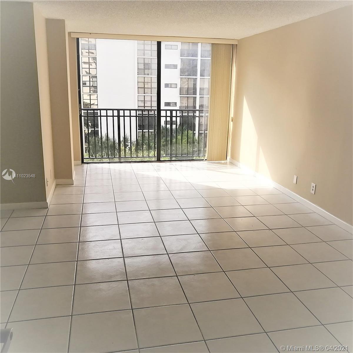 Sunny Isles Beach, FL 33160,16919 N Bay Rd #618