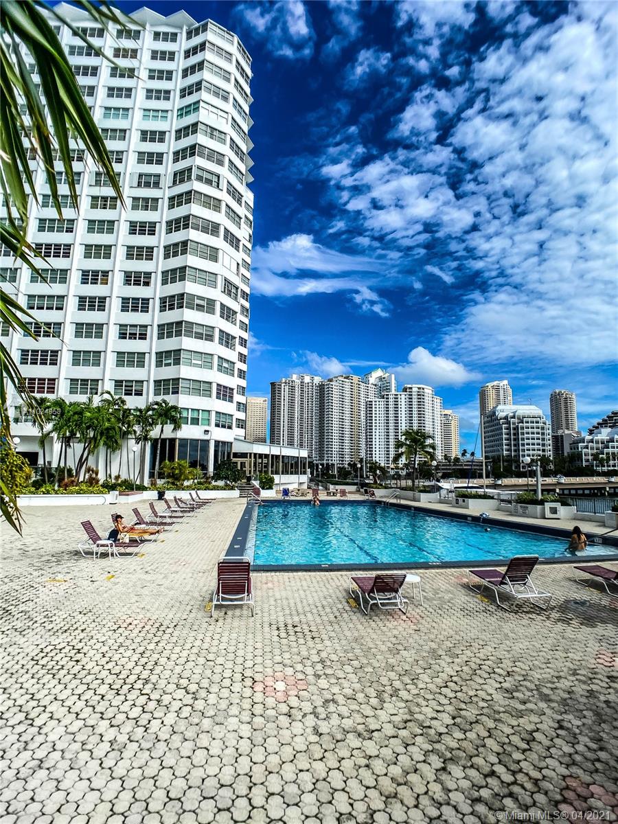 Miami, FL 33131,999 Brickell Bay Dr #705