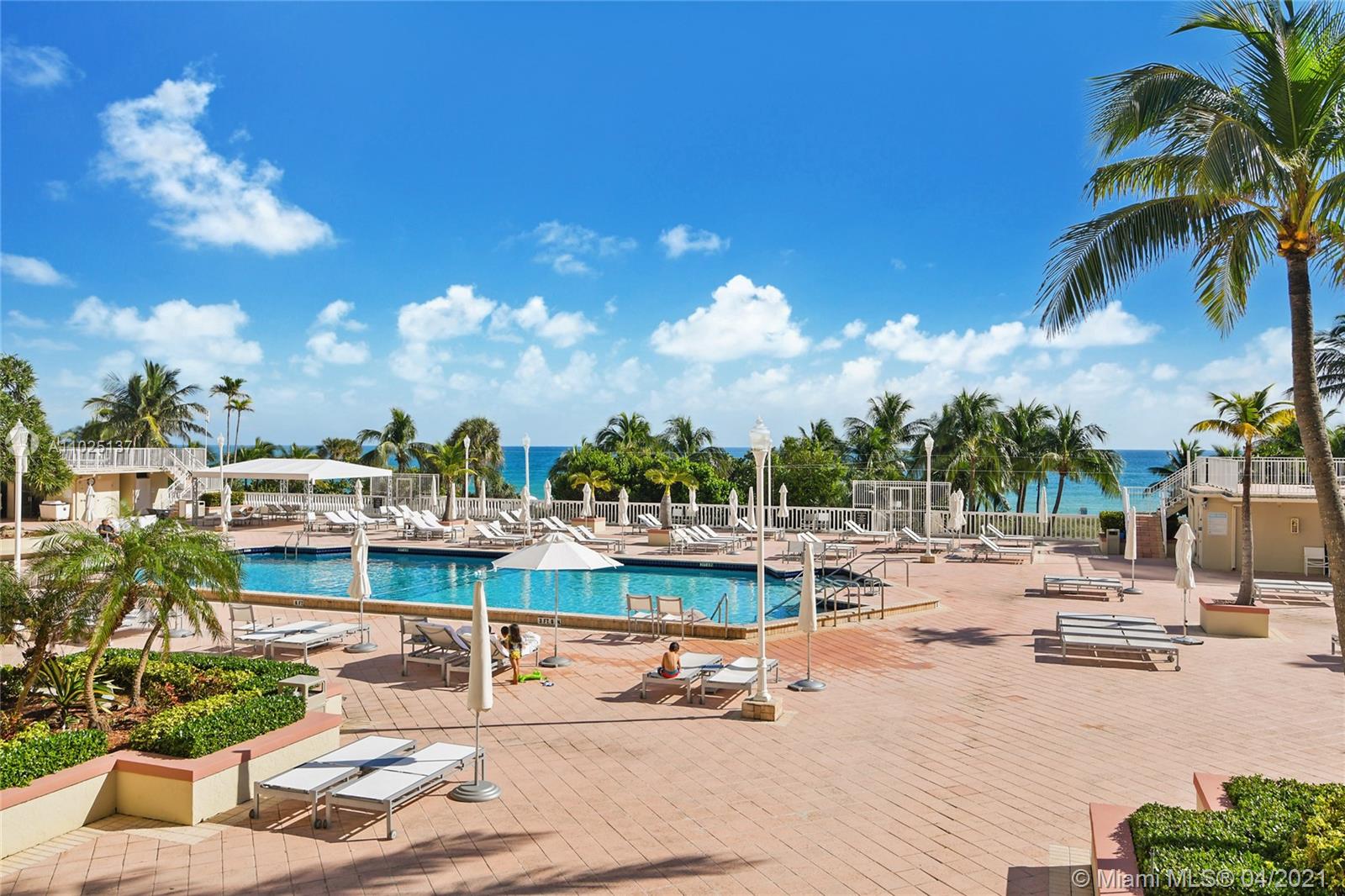 Bal Harbour, FL 33154,9801 Collins Ave #PH18