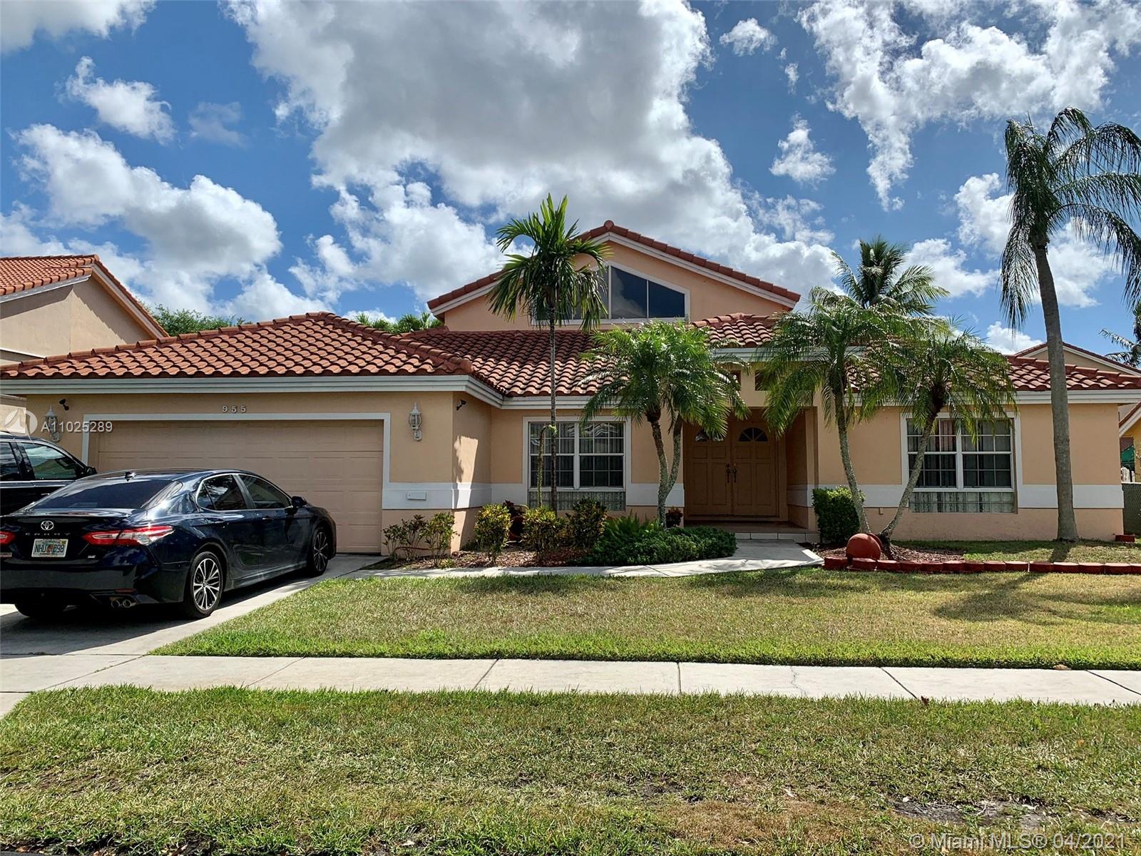 955 NW 202nd Ter, Pembroke Pines, FL 33029