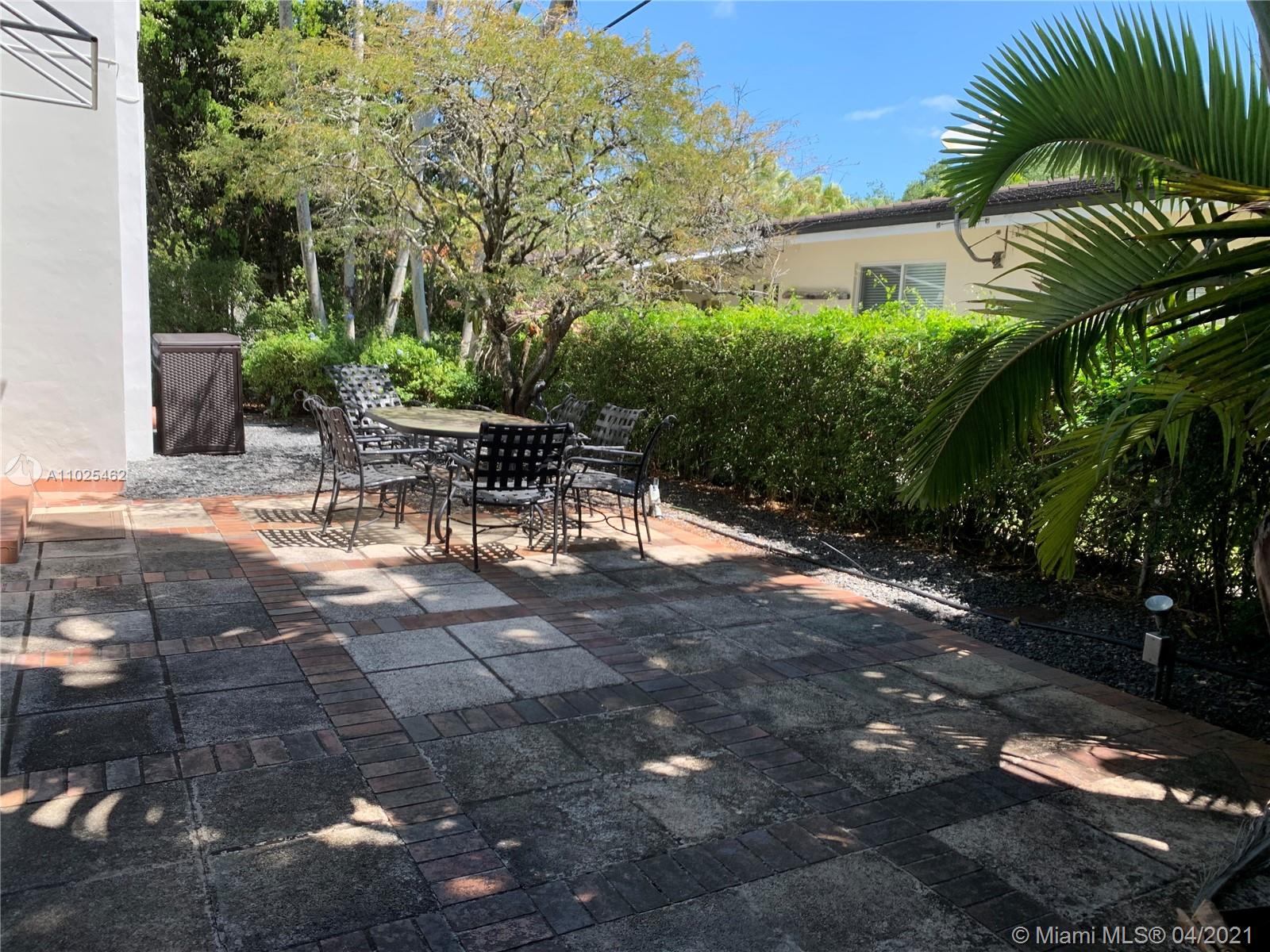 Coral Gables, FL 33146,6935 Mindello St