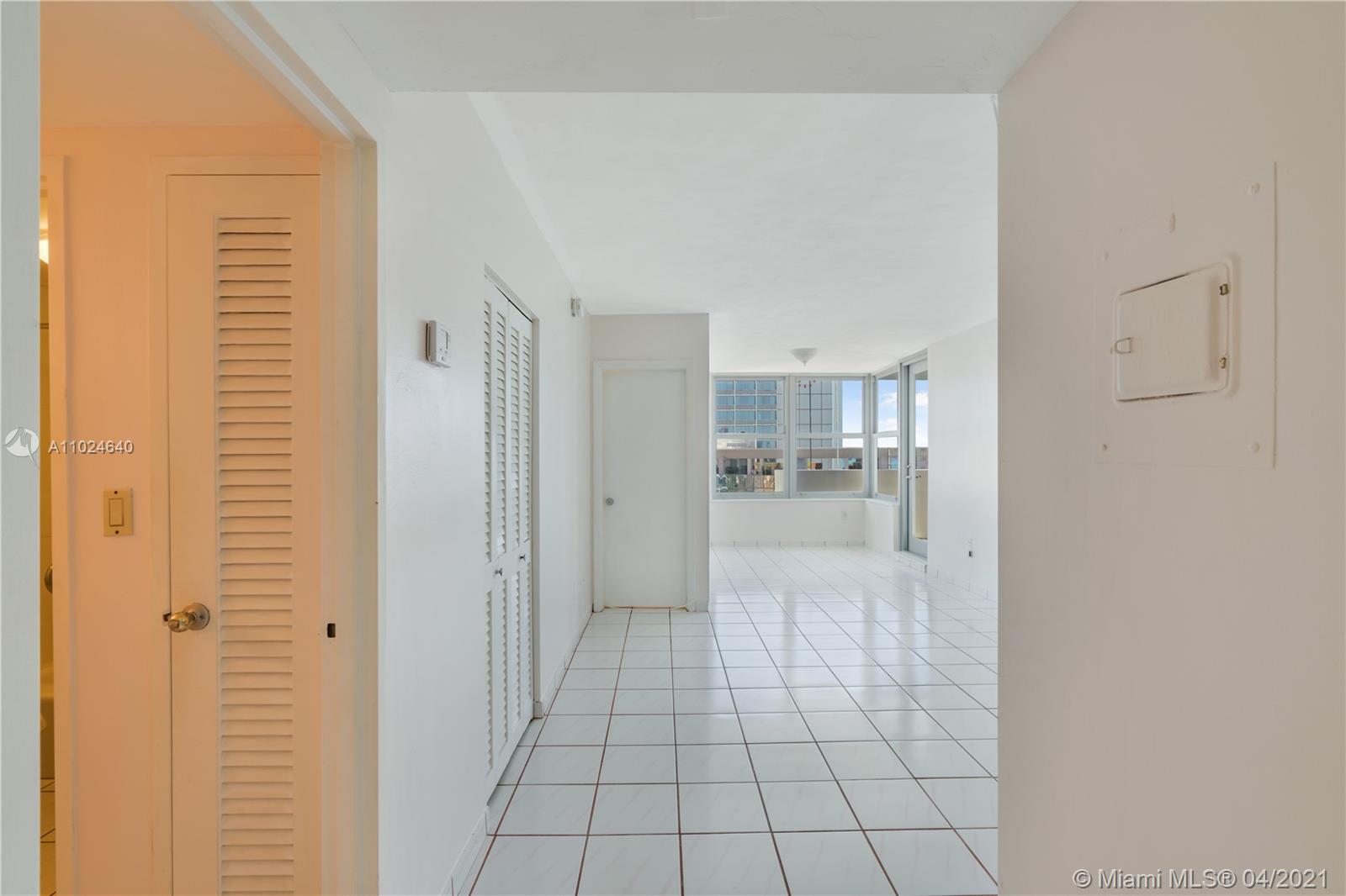 Miami Beach, FL 33140,2899 Collins Ave #827