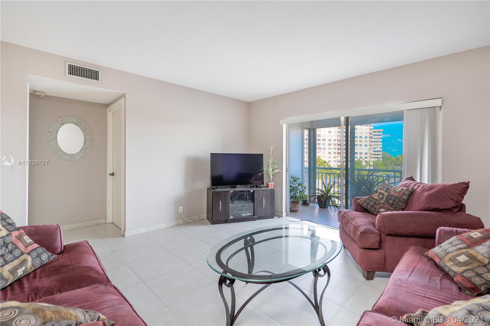 Hollywood, FL 33021,3800 Hillcrest Dr #417