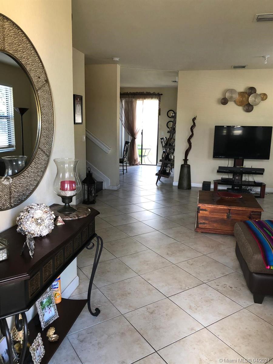 Hialeah, FL 33018,3303 W 90th Ter #3303