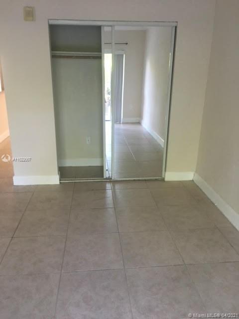 North Miami, FL 33181,1860 Venice Park Dr #109