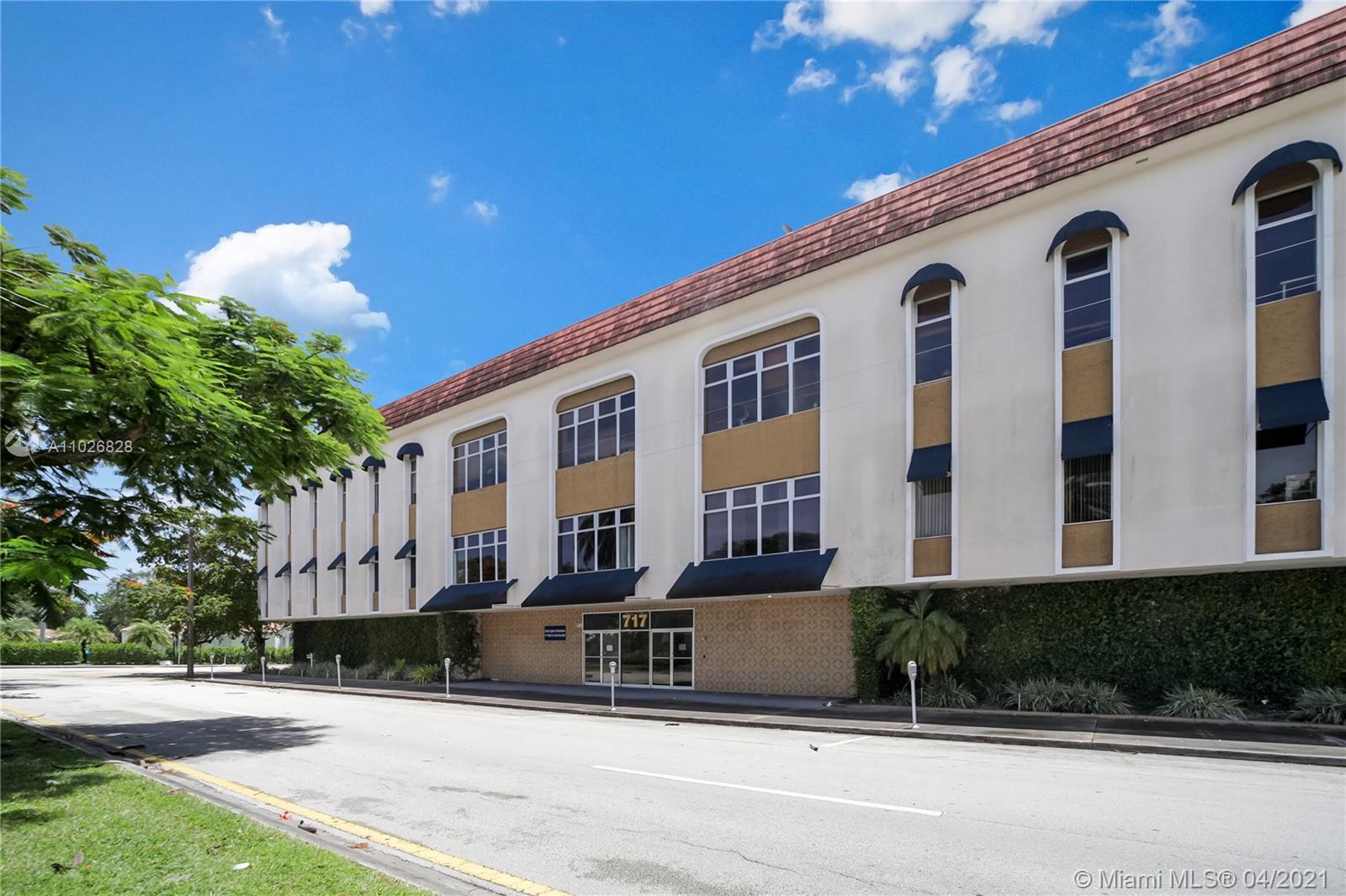 Coral Gables, FL 33134,717 Ponce De Leon Blvd #323