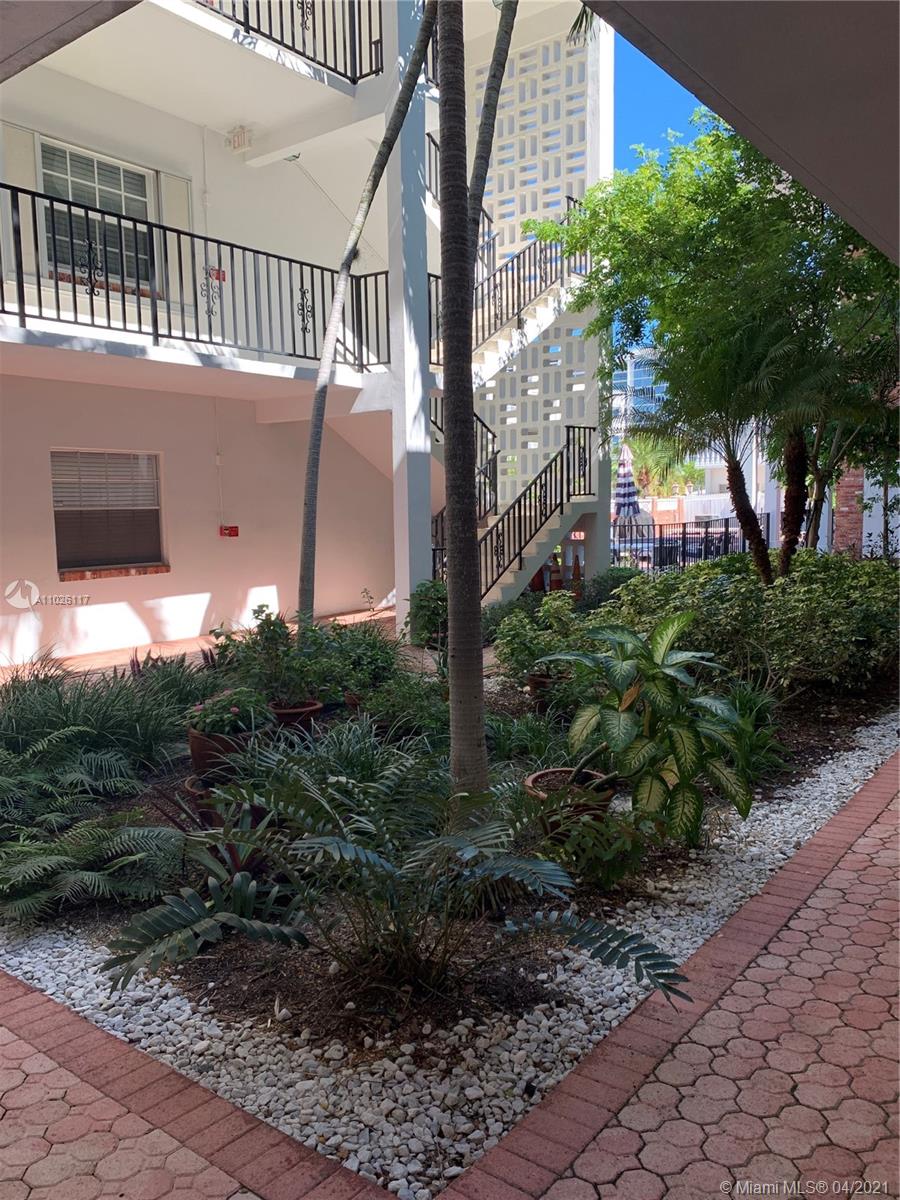 Fort Lauderdale, FL 33304,2500 NE 9th St #212