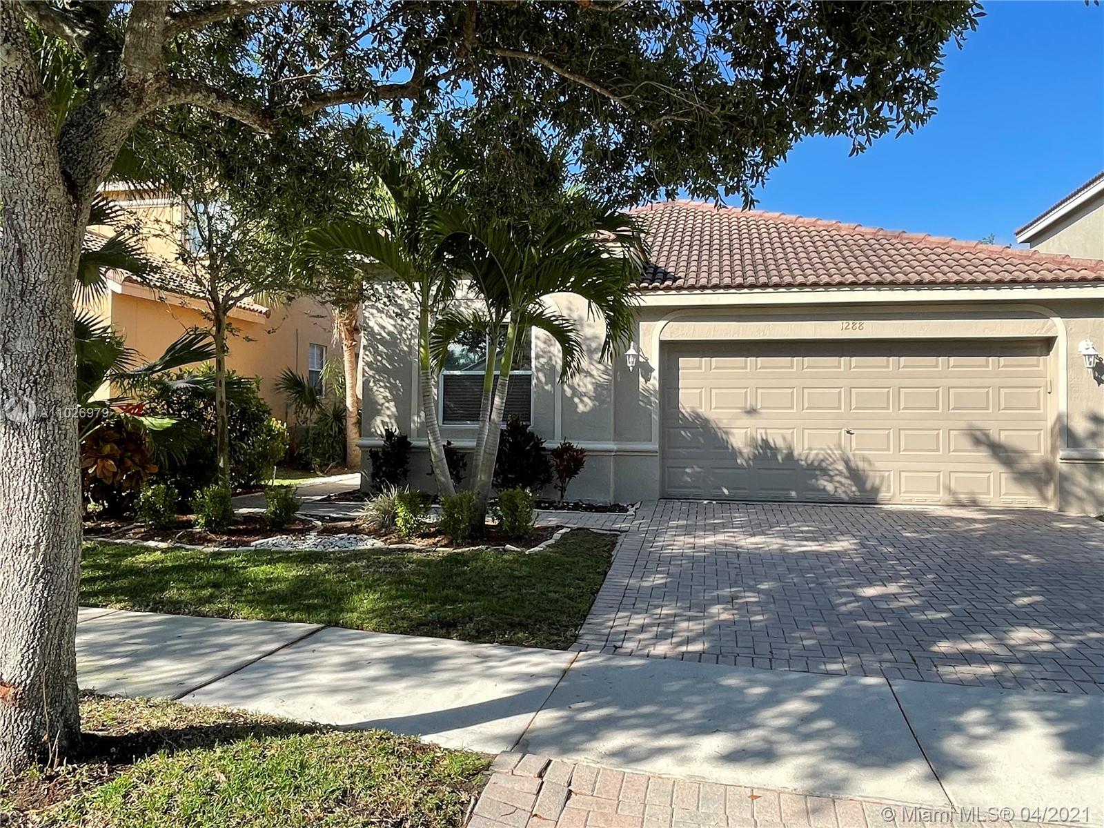 1288 Chinaberry Dr, Weston, FL 33327