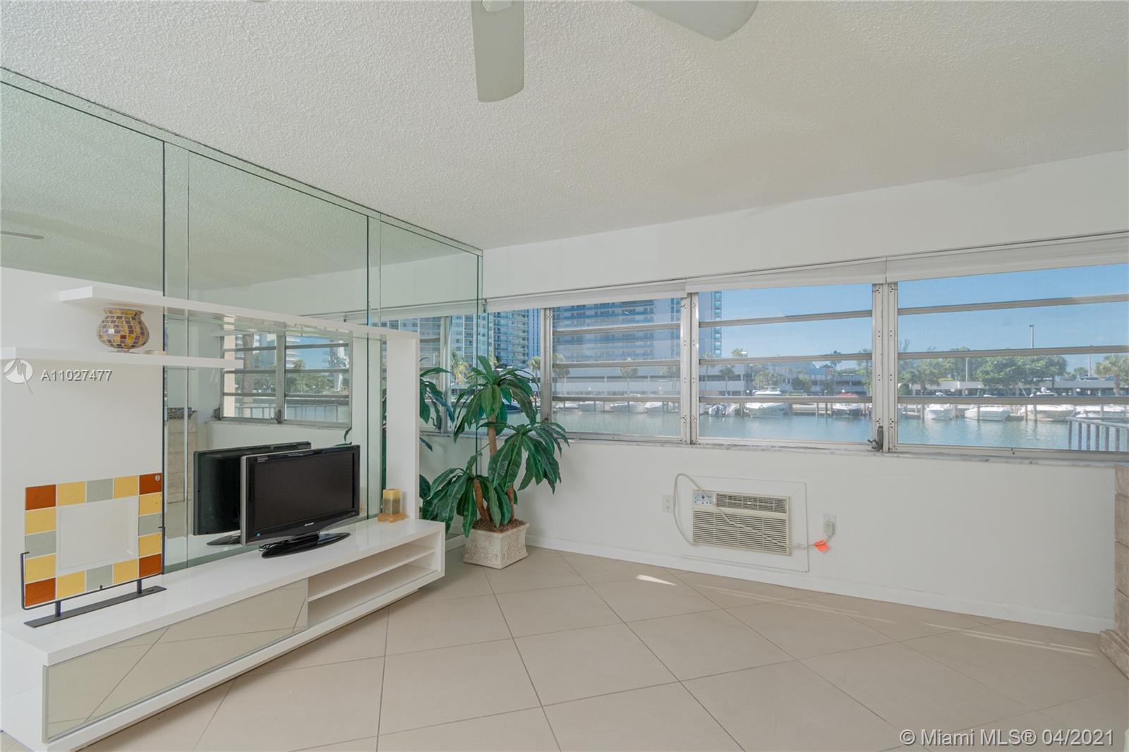 Sunny Isles Beach, FL 33160,220 KINGS POINT DR #105