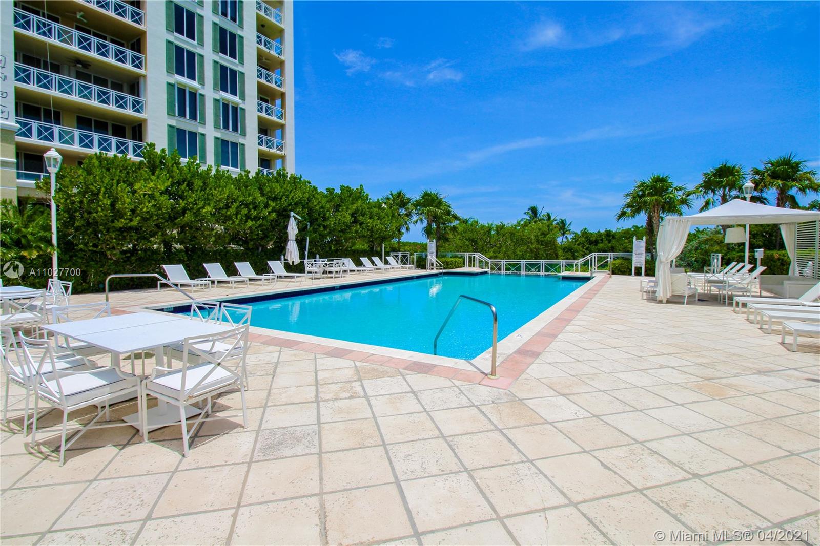 Key Biscayne, FL 33149,430 Grand Bay Dr #808