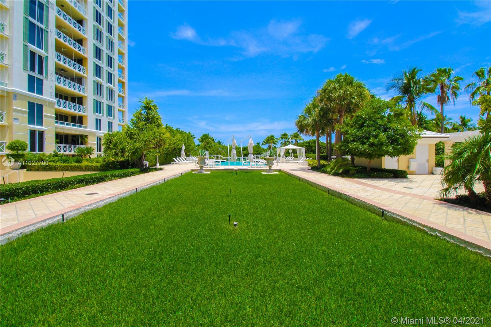 Key Biscayne, FL 33149,430 Grand Bay Dr #808