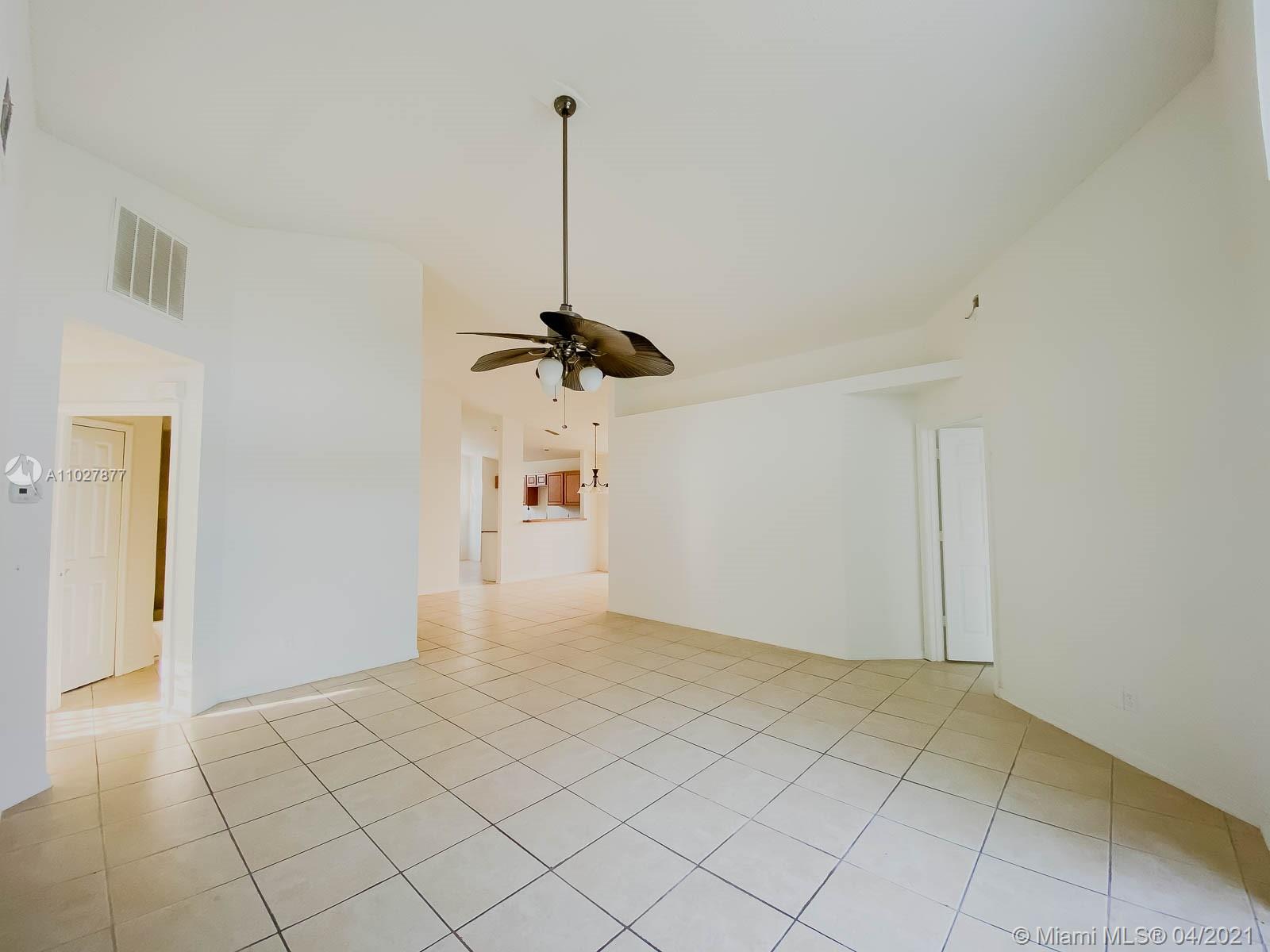 142 Ethan Ave, Davenport, FL 33897