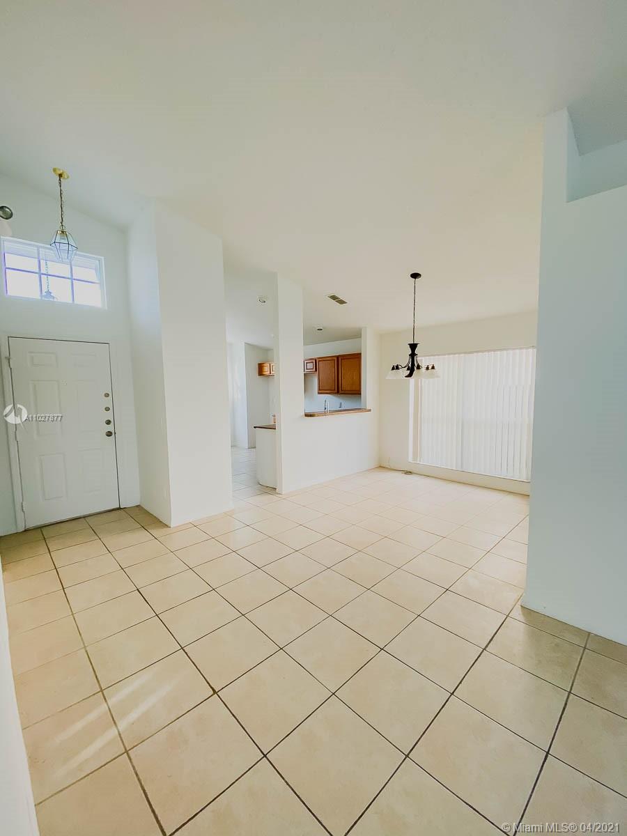 142 Ethan Ave, Davenport, FL 33897