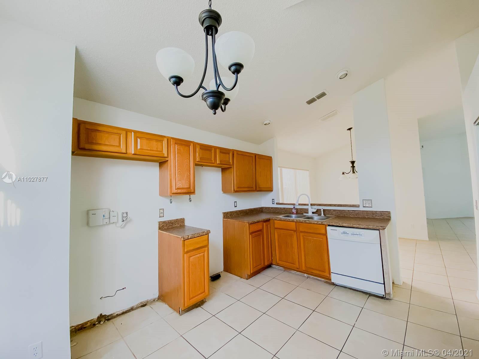 142 Ethan Ave, Davenport, FL 33897