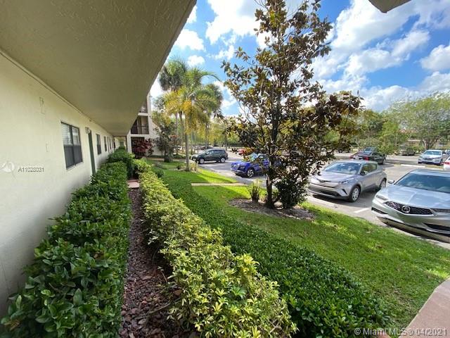 Coconut Creek, FL 33063,1700 Hammock Blvd #107