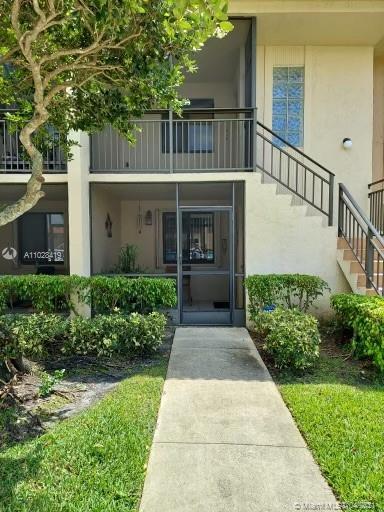 Weston, FL 33326,398 Lakeview Dr #105