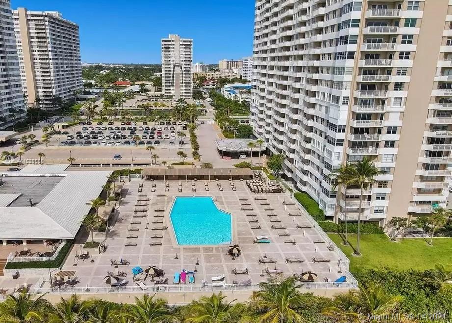 Hallandale Beach, FL 33009,1950 S Ocean Dr #2L