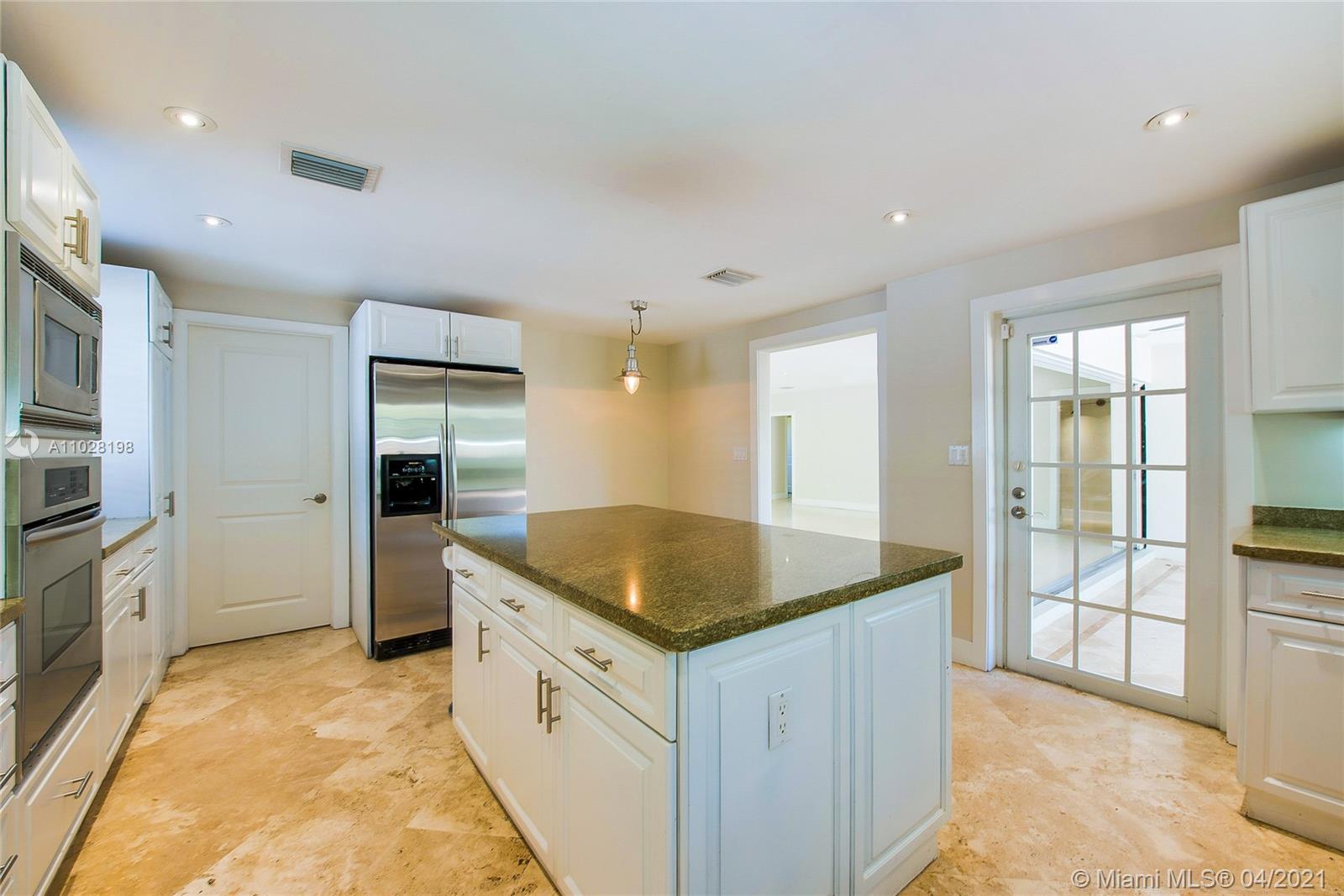 Key Biscayne, FL 33149,320 Harbor Ct