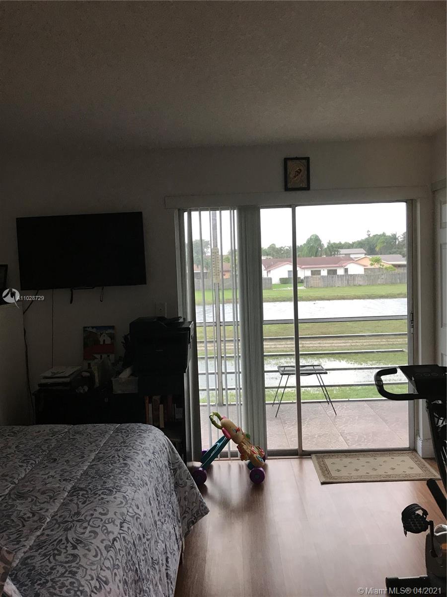 Sunrise, FL 33322,9121 Sunrise Lakes Blvd #219