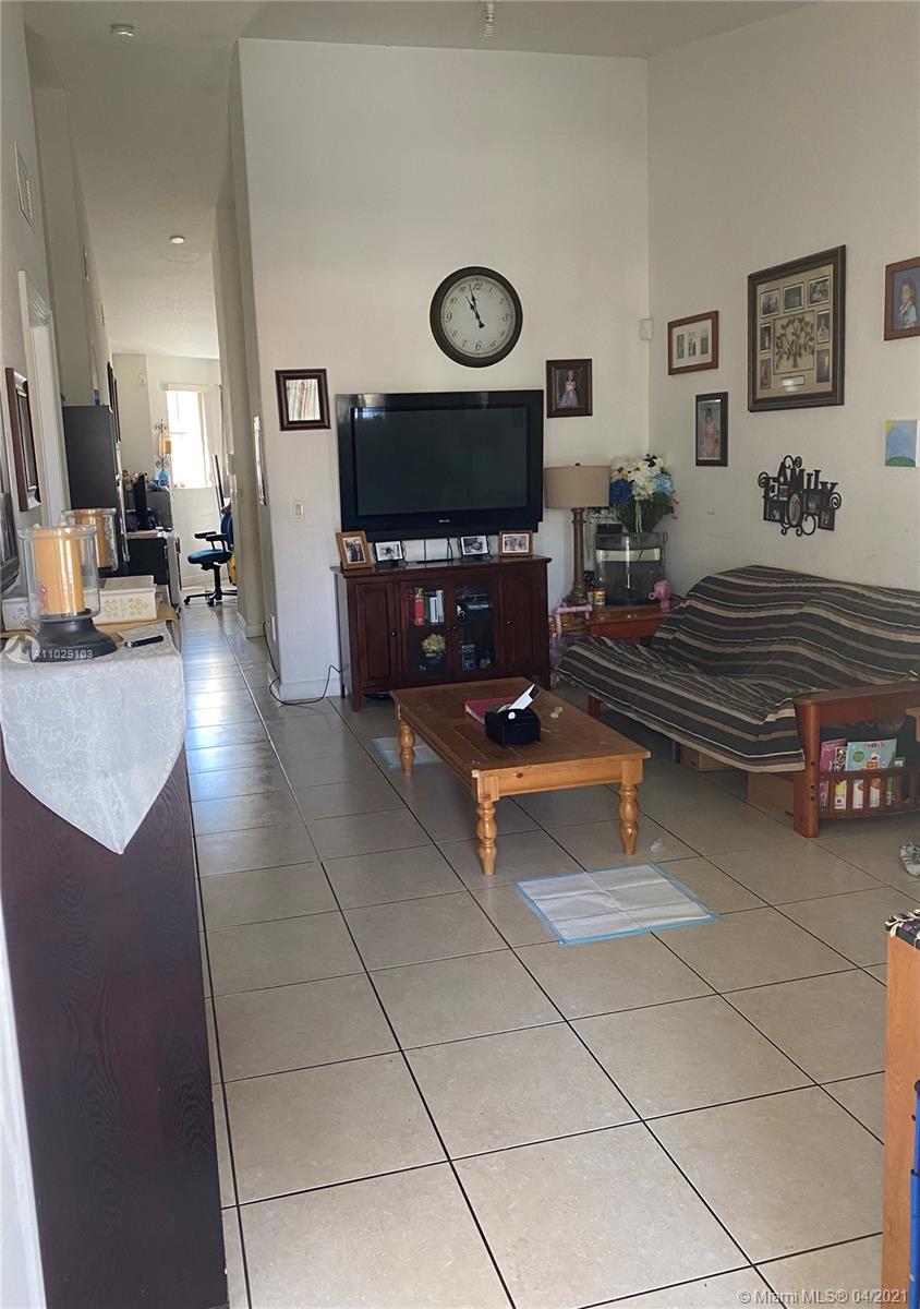 Homestead, FL 33035,1661 SE 28th St #208