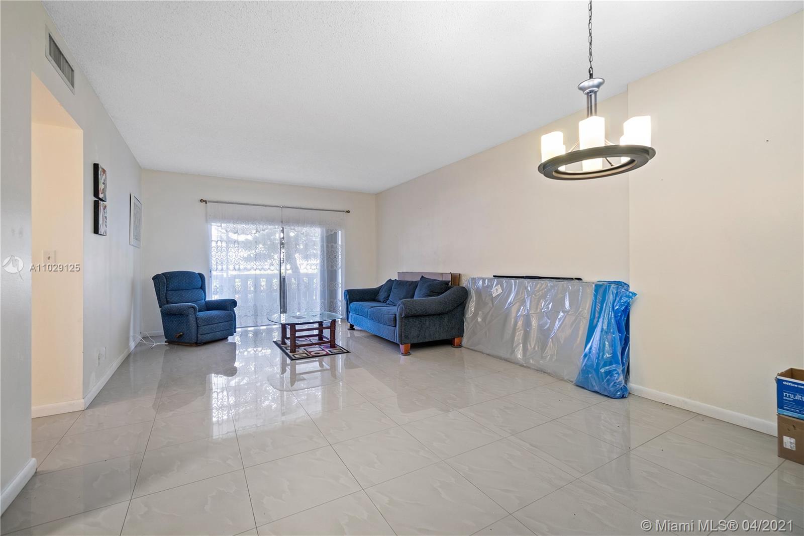 Hollywood, FL 33021,4330 Hillcrest Dr #112