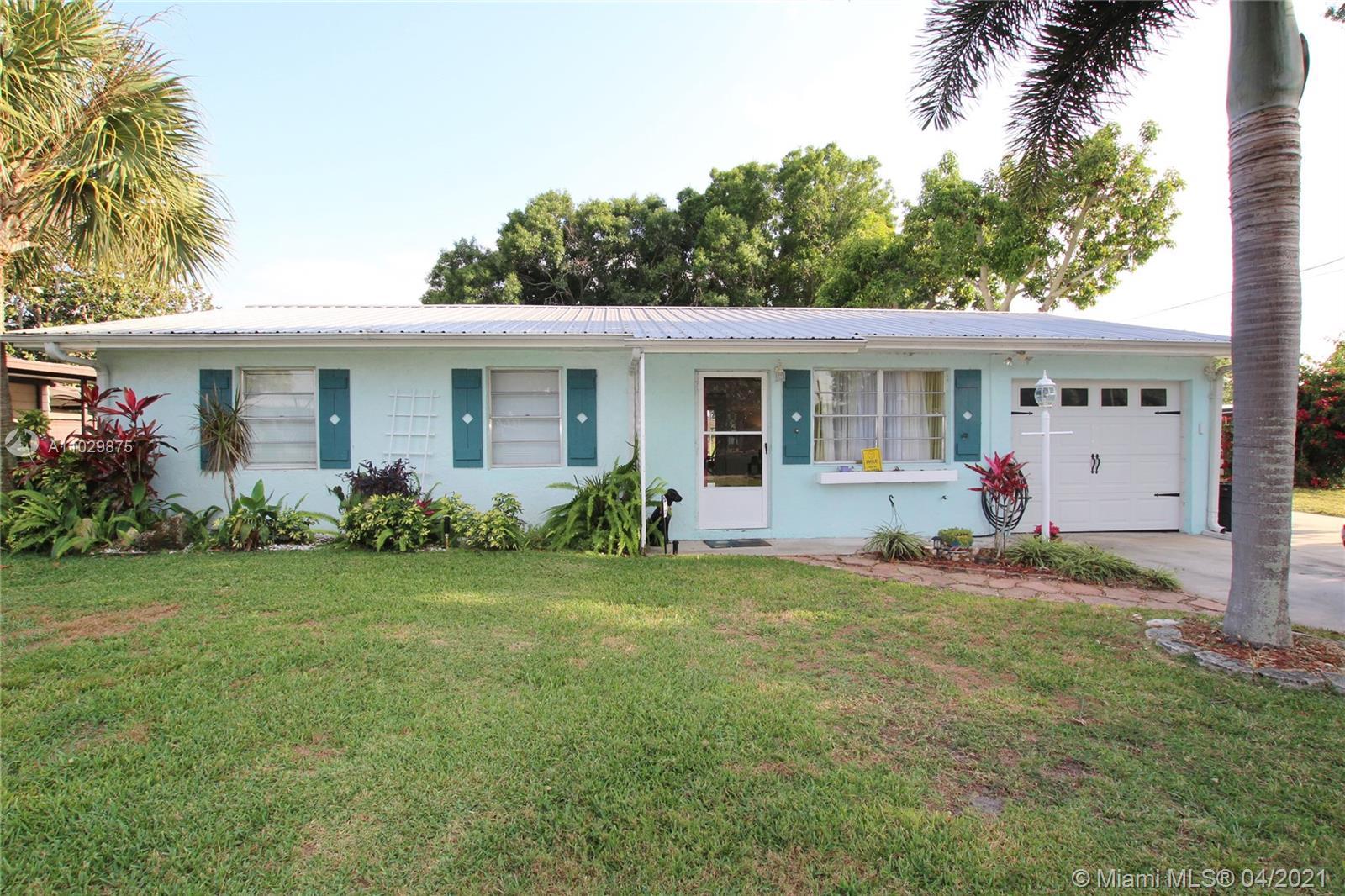 2122 SE 33rd Street,  Taylor Creek,  FL 34974