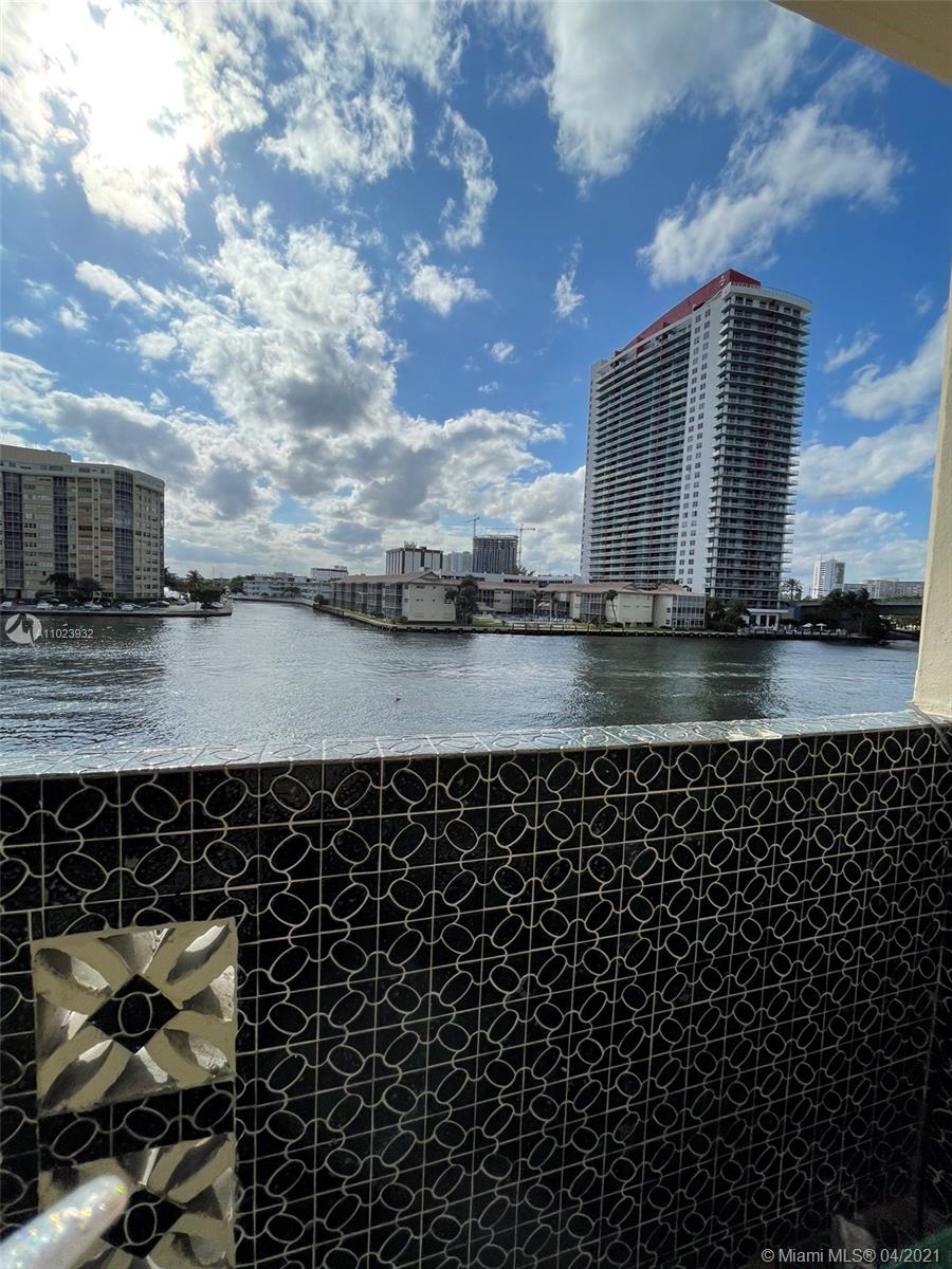 Hallandale Beach, FL 33009,1833 S Ocean Dr #312