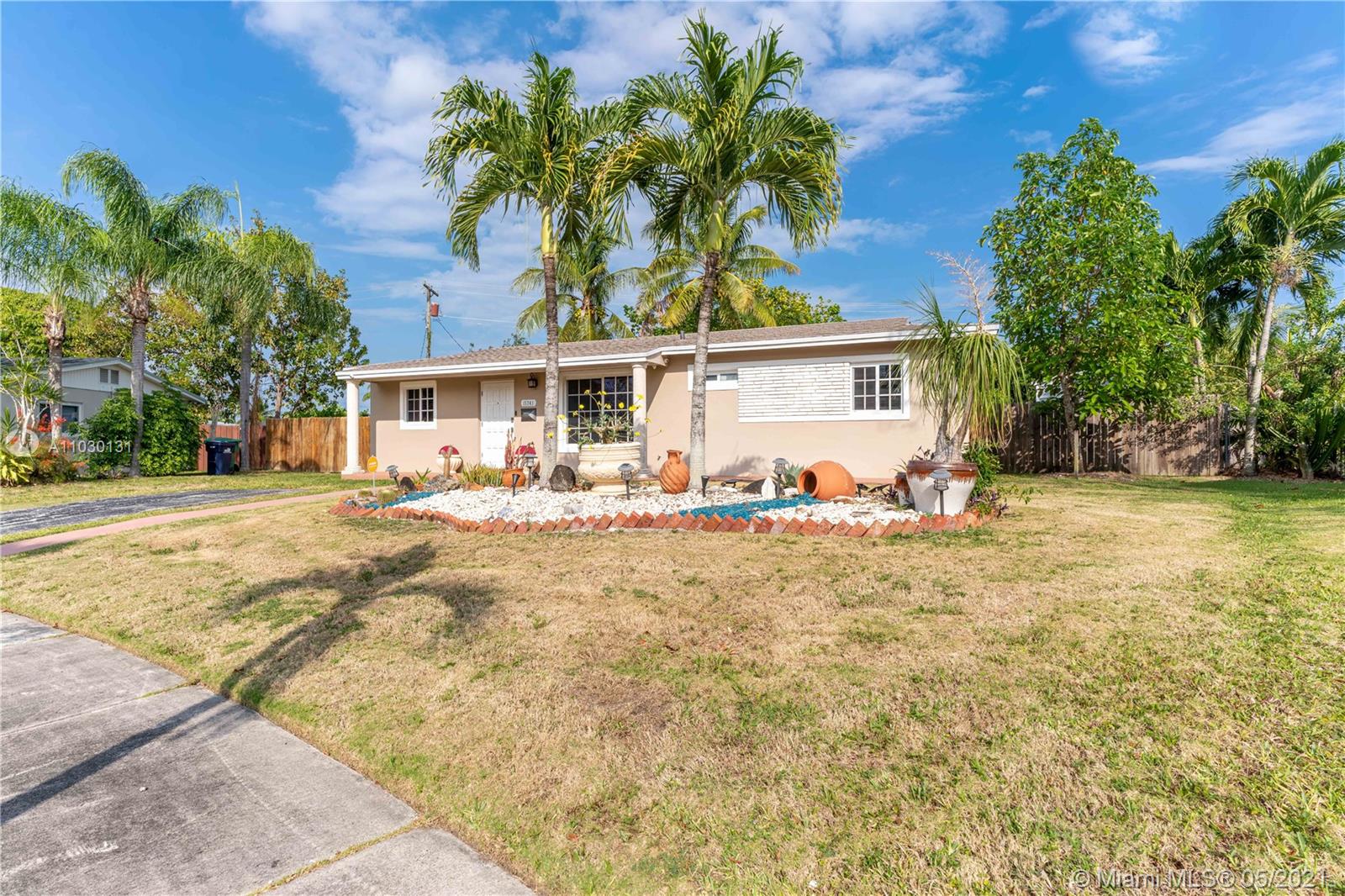 15741 SW 100th Ave, Miami, FL 33157