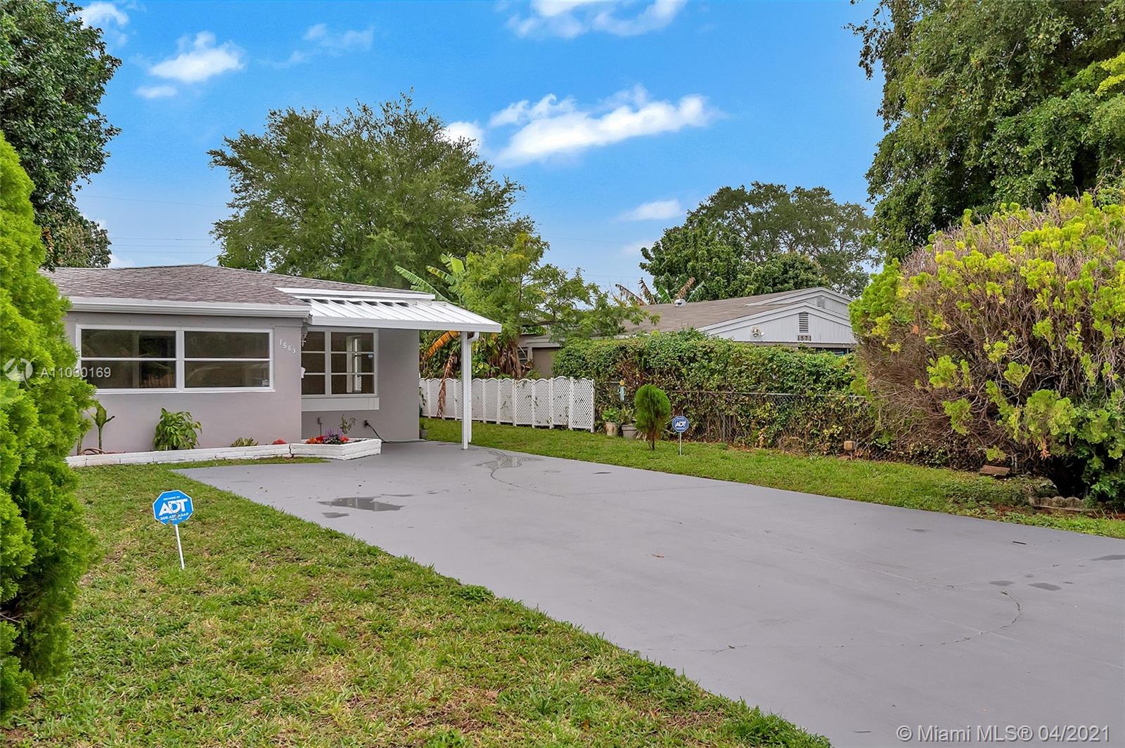 1563 NE 174th St, North Miami Beach, FL 33162