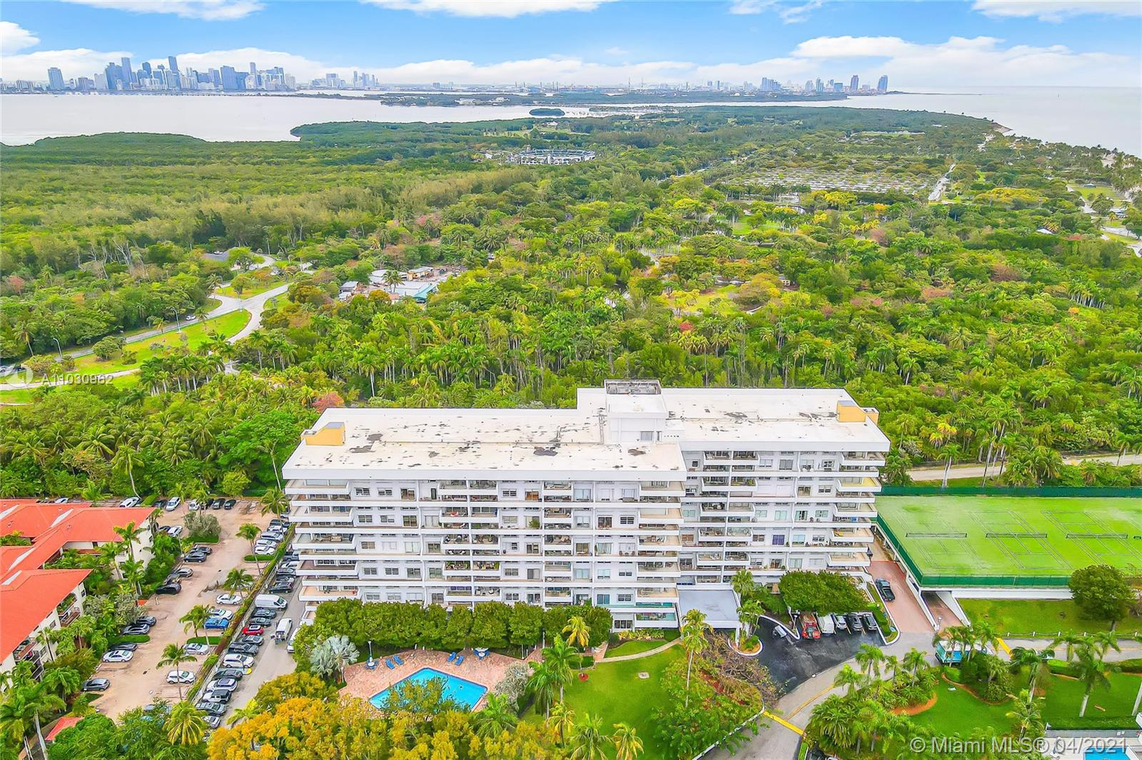 Key Biscayne, FL 33149,155 Ocean Lane Dr #405